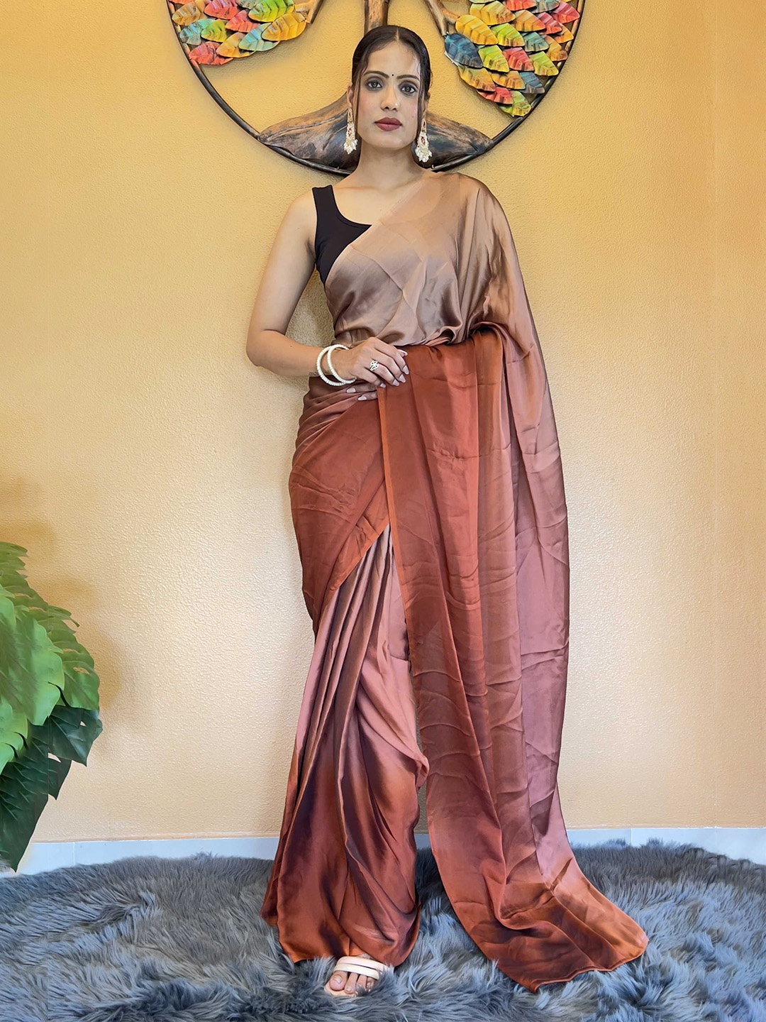 

DIVASTRI Ombre Poly Chiffon Ready to Wear Saree, Orange