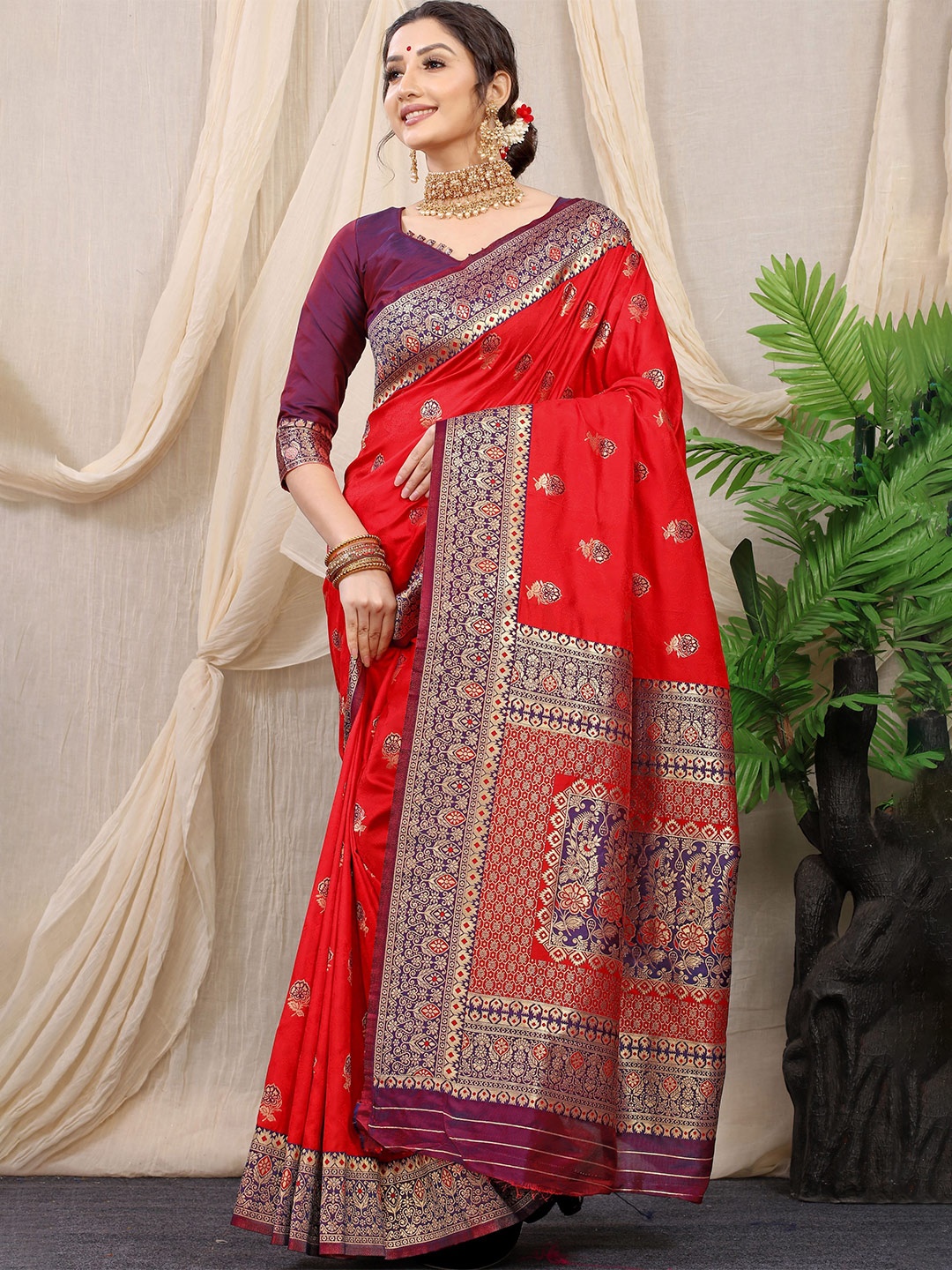 

Kandora Woven Design Pure Silk Paithani Saree, Red