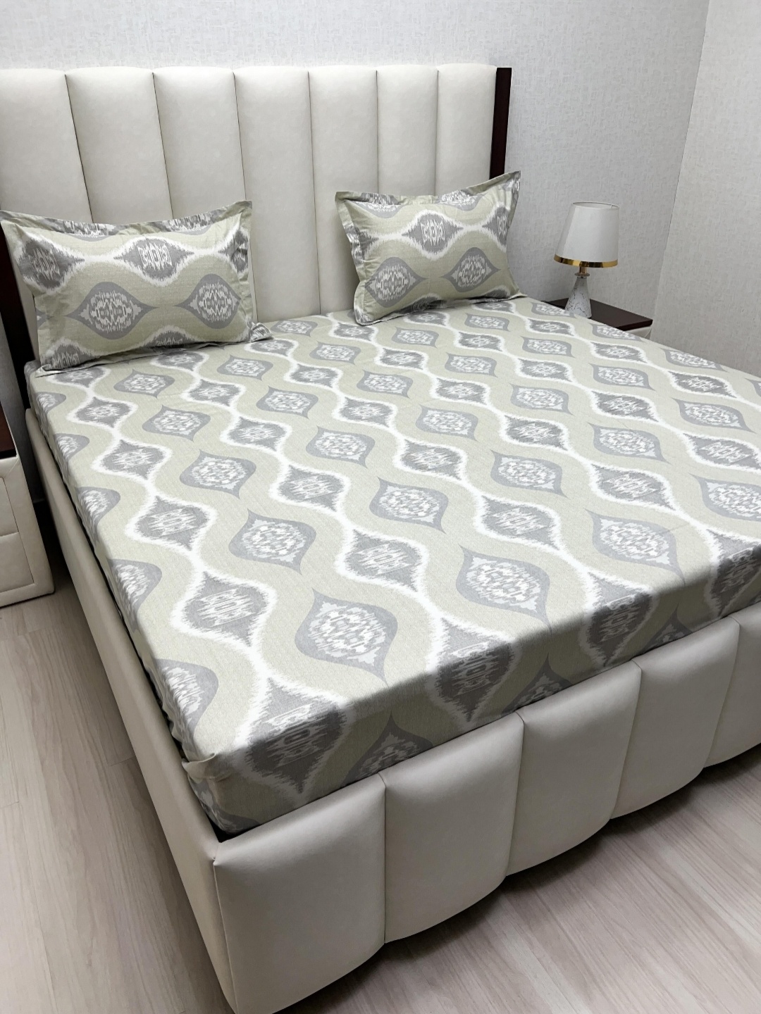 

Pure Decor Royal Passion Green Printed Pure Cotton Queen Bedsheet Set- 2.28 m x 2.54 m