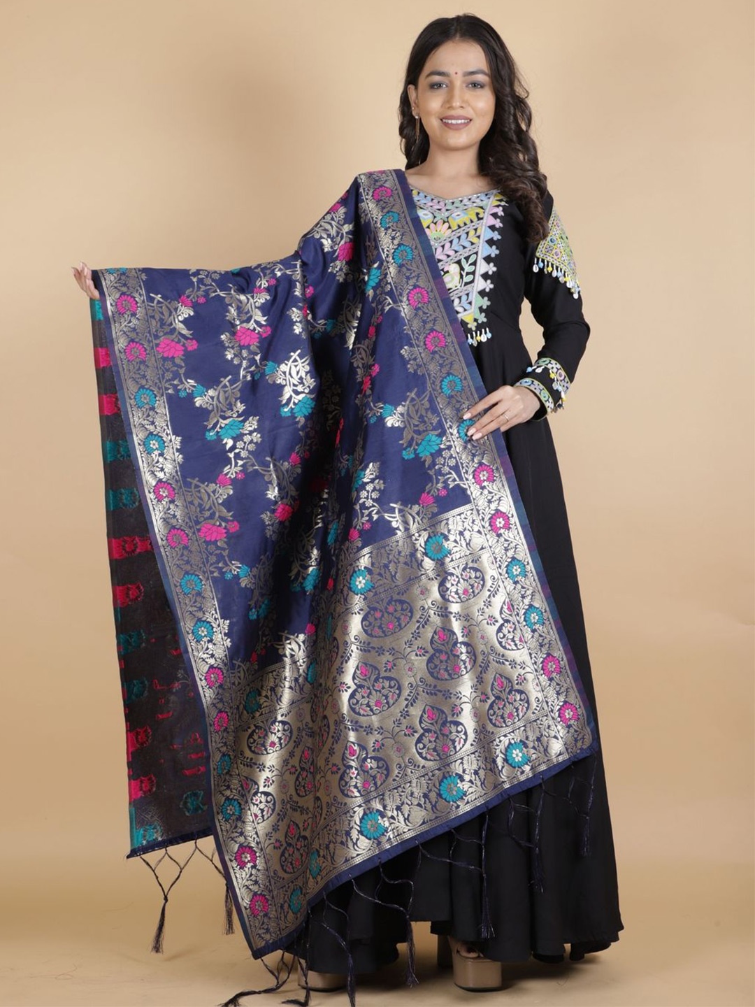 

Suha Floral Woven Design Dupatta With Zari, Navy blue