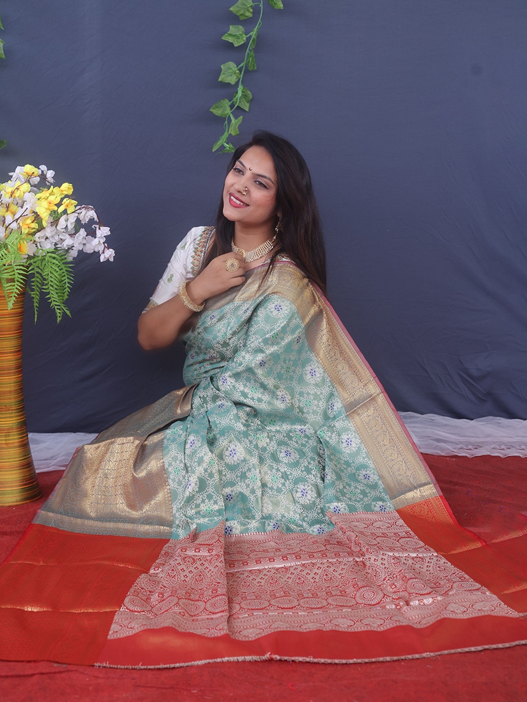 

Kandora Floral Zari Pure Silk Banarasi Saree, Sea green