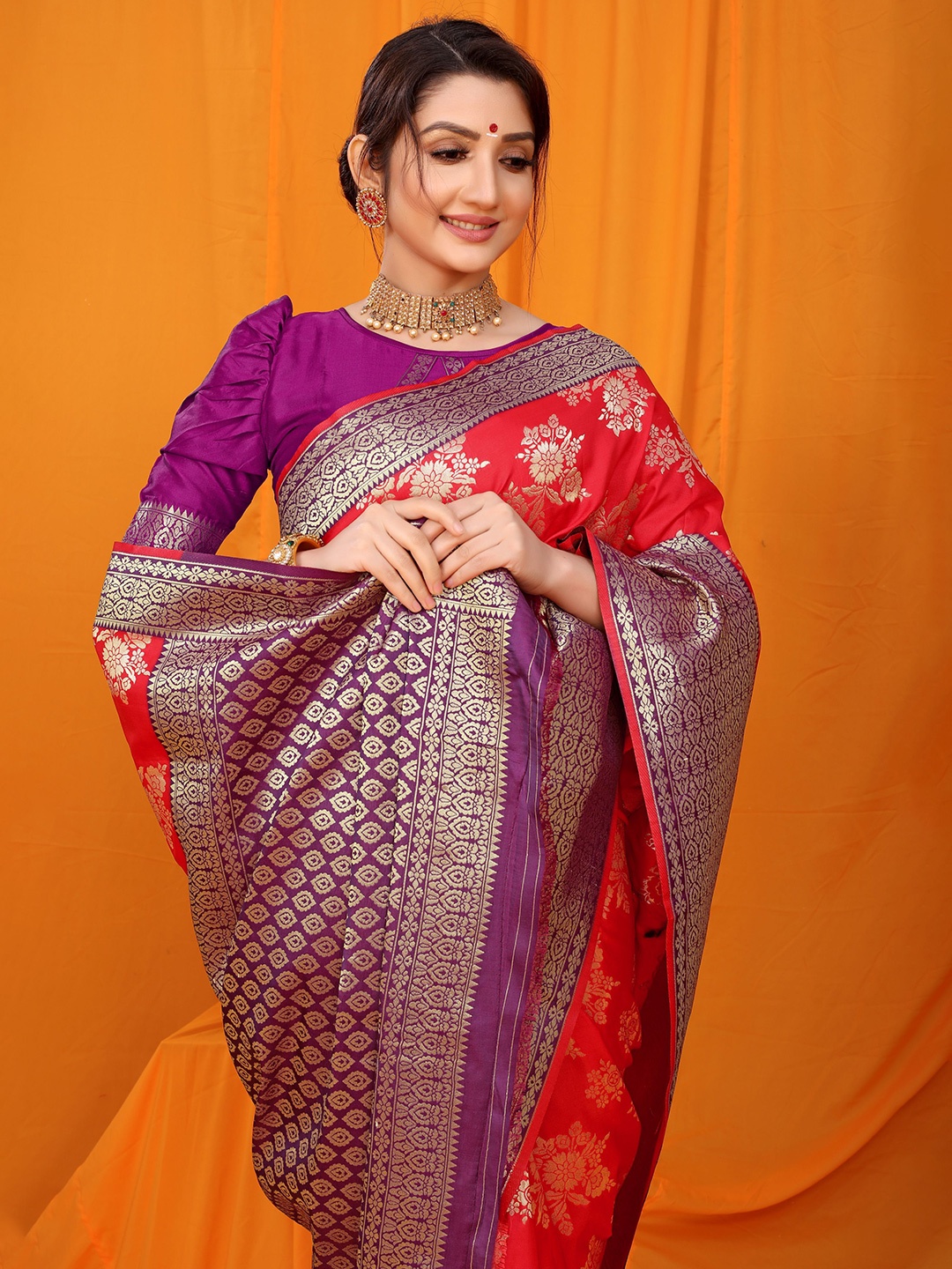 

Kandora Woven Design Zari Pure Silk Banarasi Saree, Red