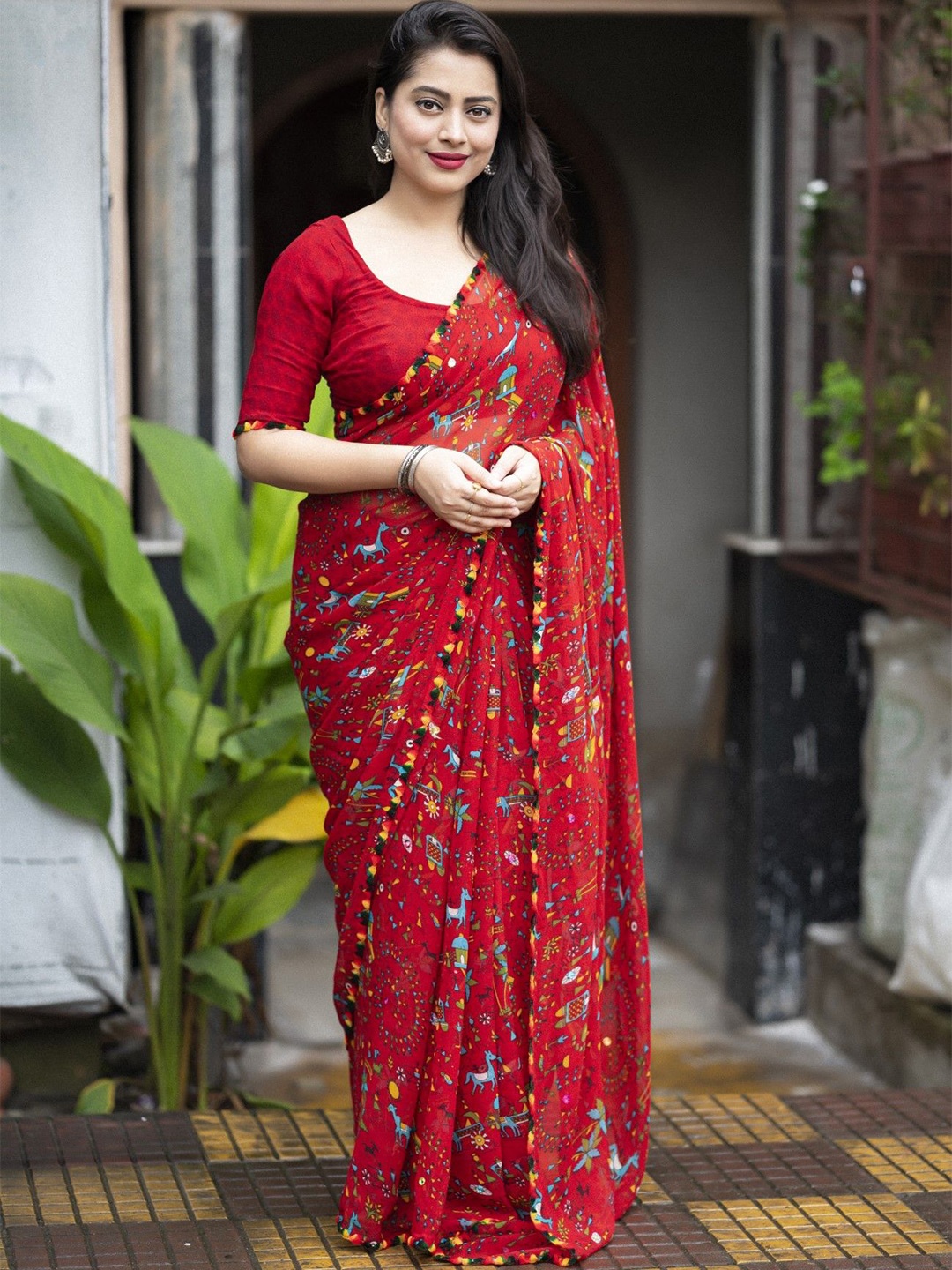 

DIVASTRI Warli Poly Georgette Saree, Red