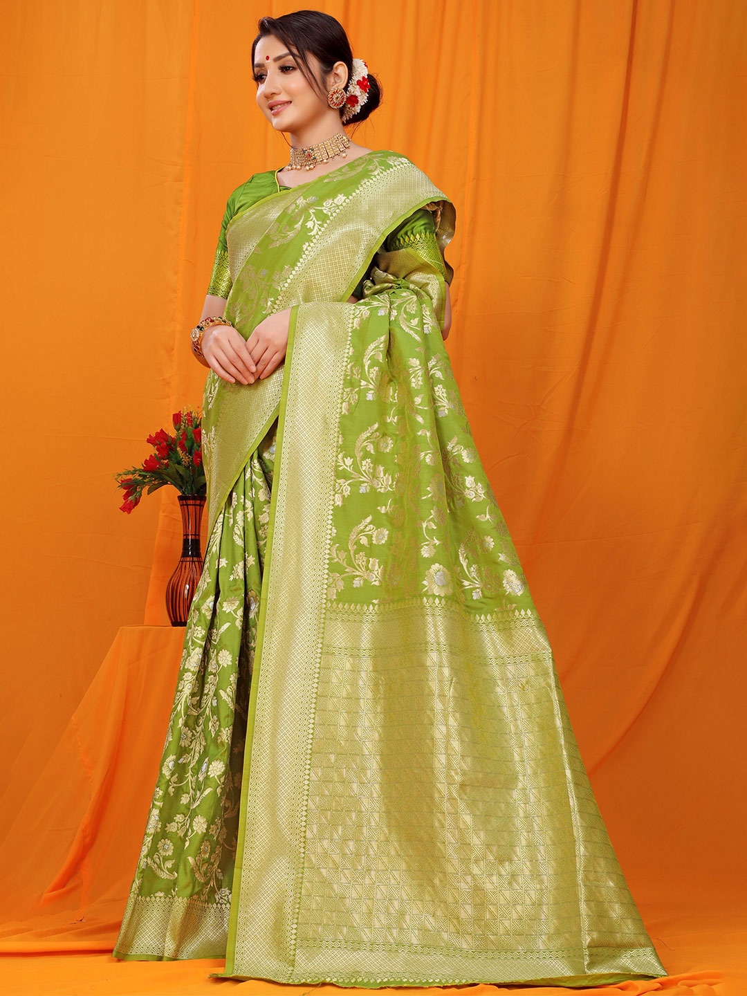 

Kandora Woven Design Zari Pure Silk Paithani Saree, Olive