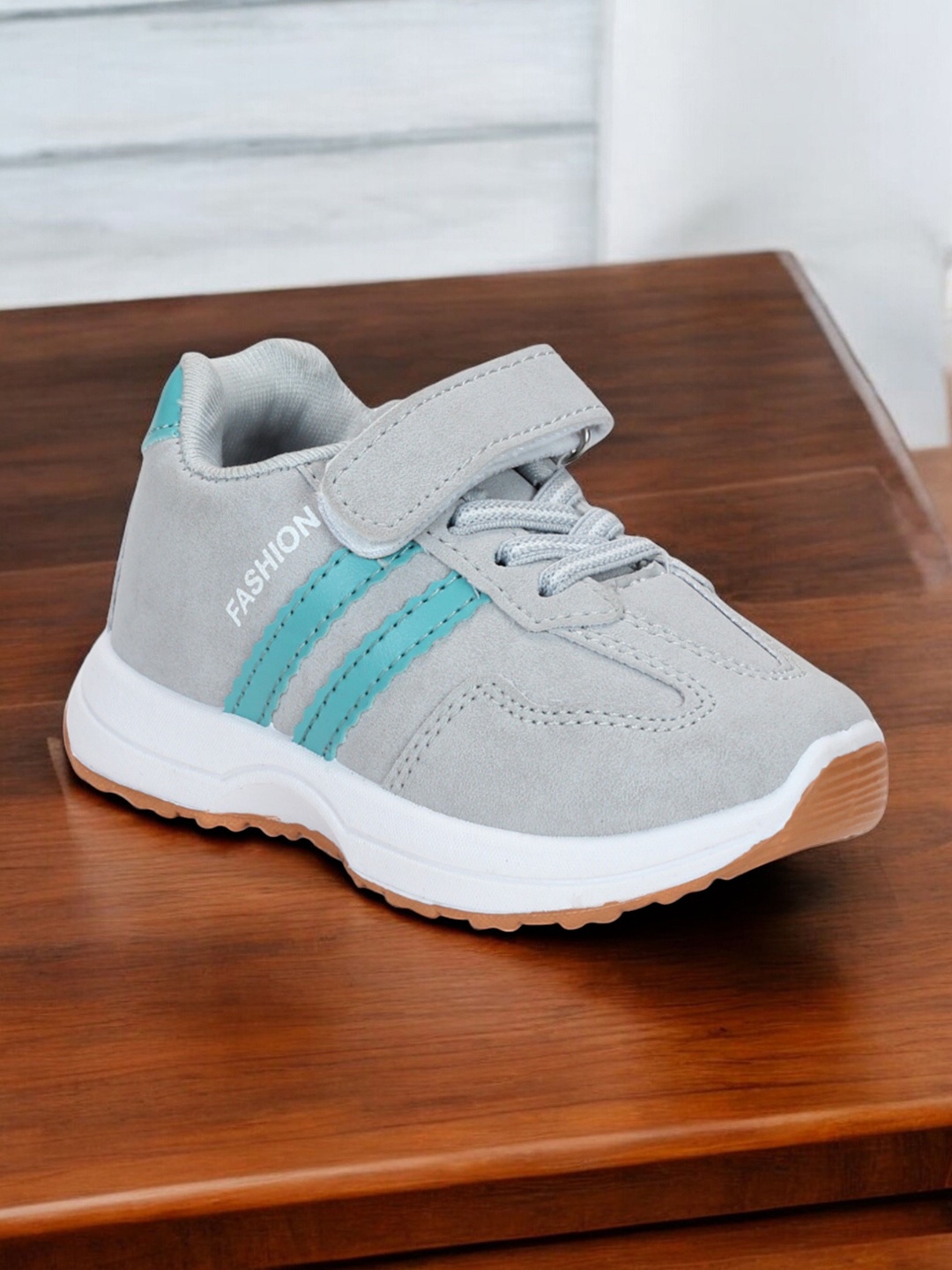

Lil Lollipop Kids Colourblocked Lightweight Sneakers, Grey