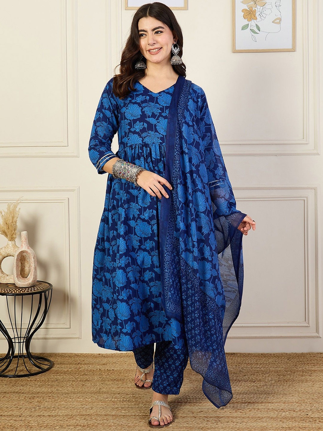 

KLOSIA Floral Printed V-Neck Anarkali Kurta With Trouser And Dupatta, Blue