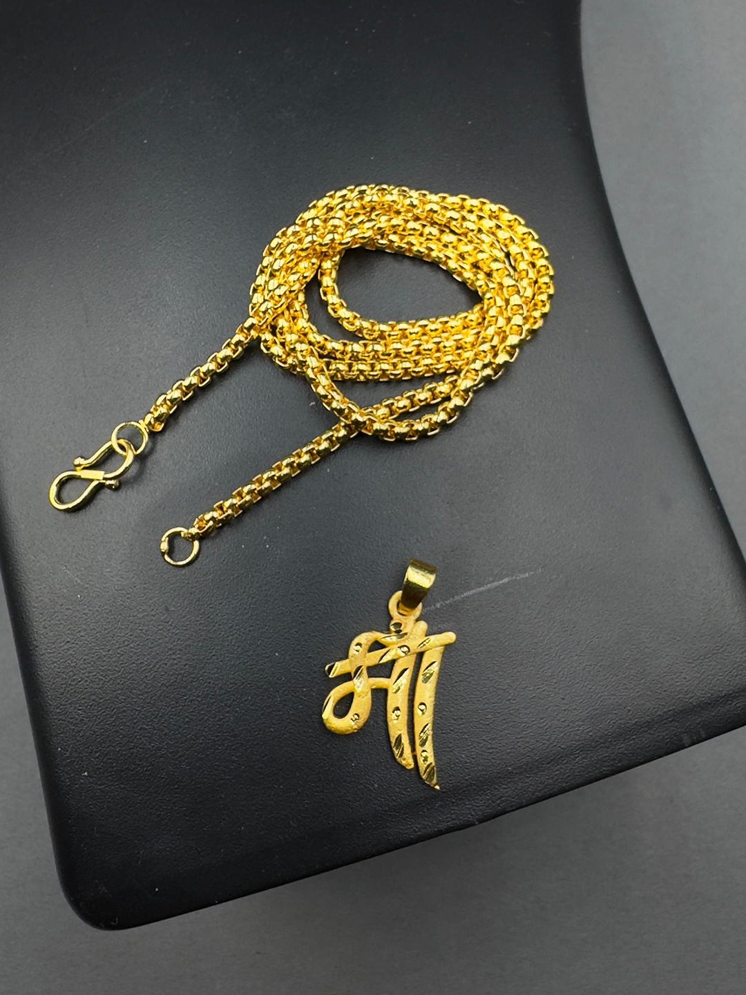 

AKLINA Gold-Plated Contemporary Maa Pendants With Chain