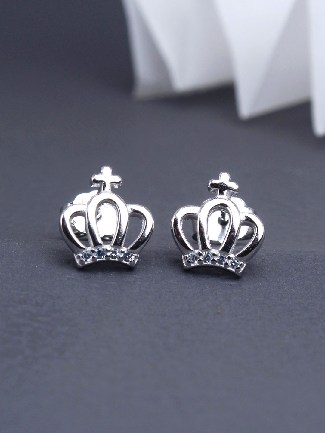 

DEVASHREE 925 Sterling Silver Rhodium-Plated Cubic Zirconia Studded Crown Shaped Studs, Blue