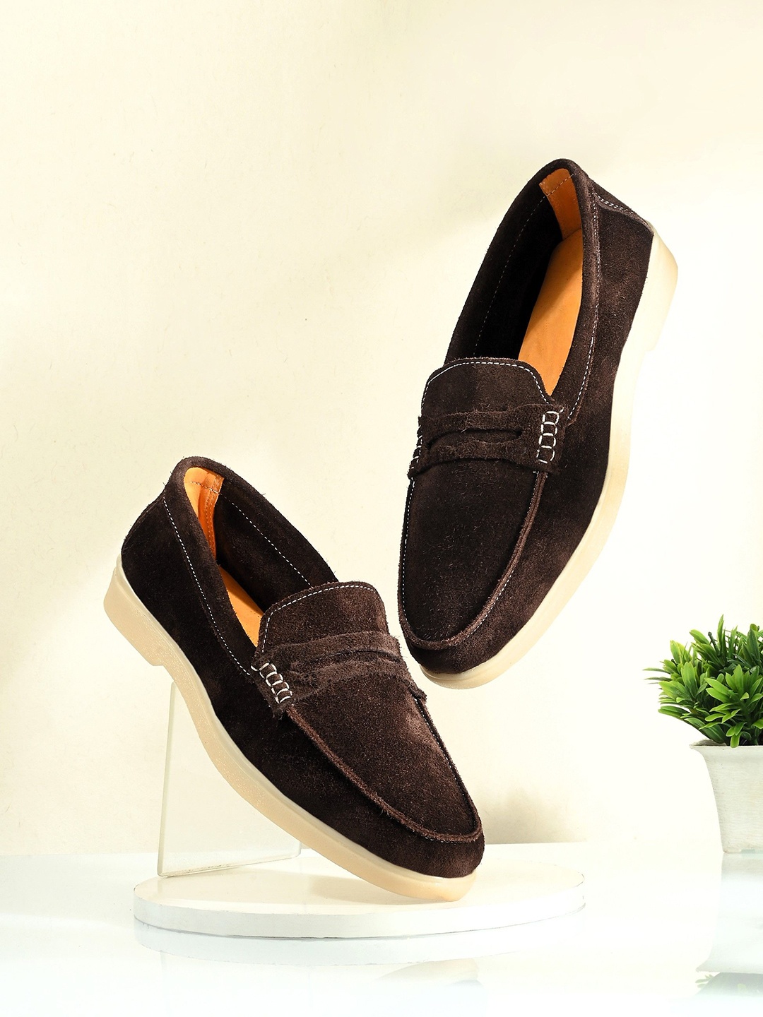 

Killer Men Colourblocked Suede Loafers, Brown