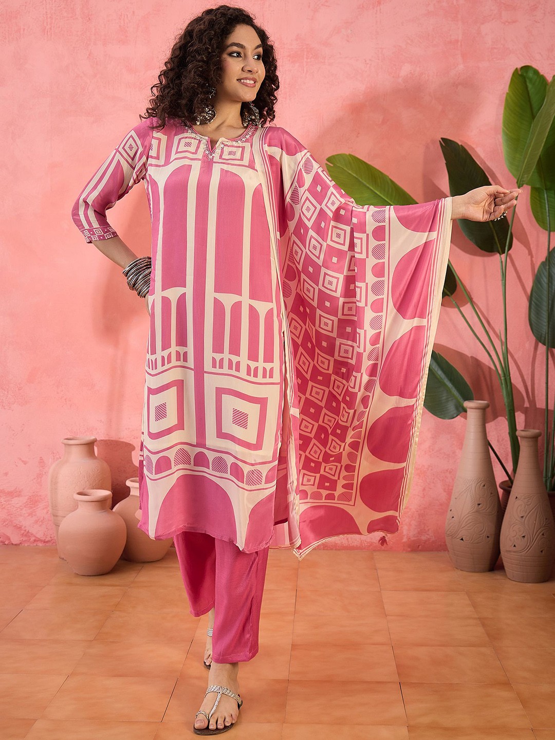 

Sangria Geometric Printed Notch Neck Straight Kurta With Trouser And Dupatta, Pink