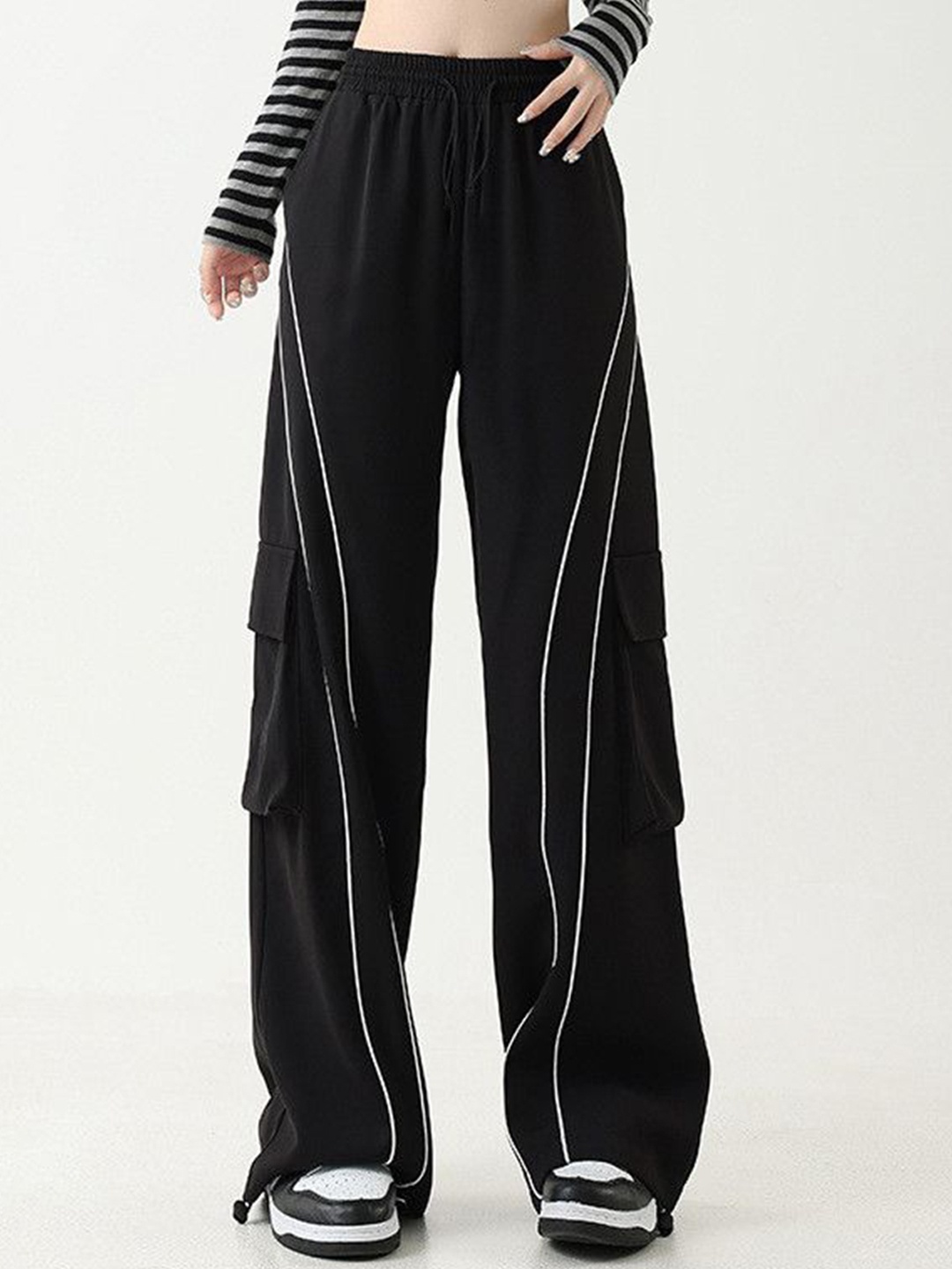 

DressBerry Women Loose Fit Cargo Trousers, Black