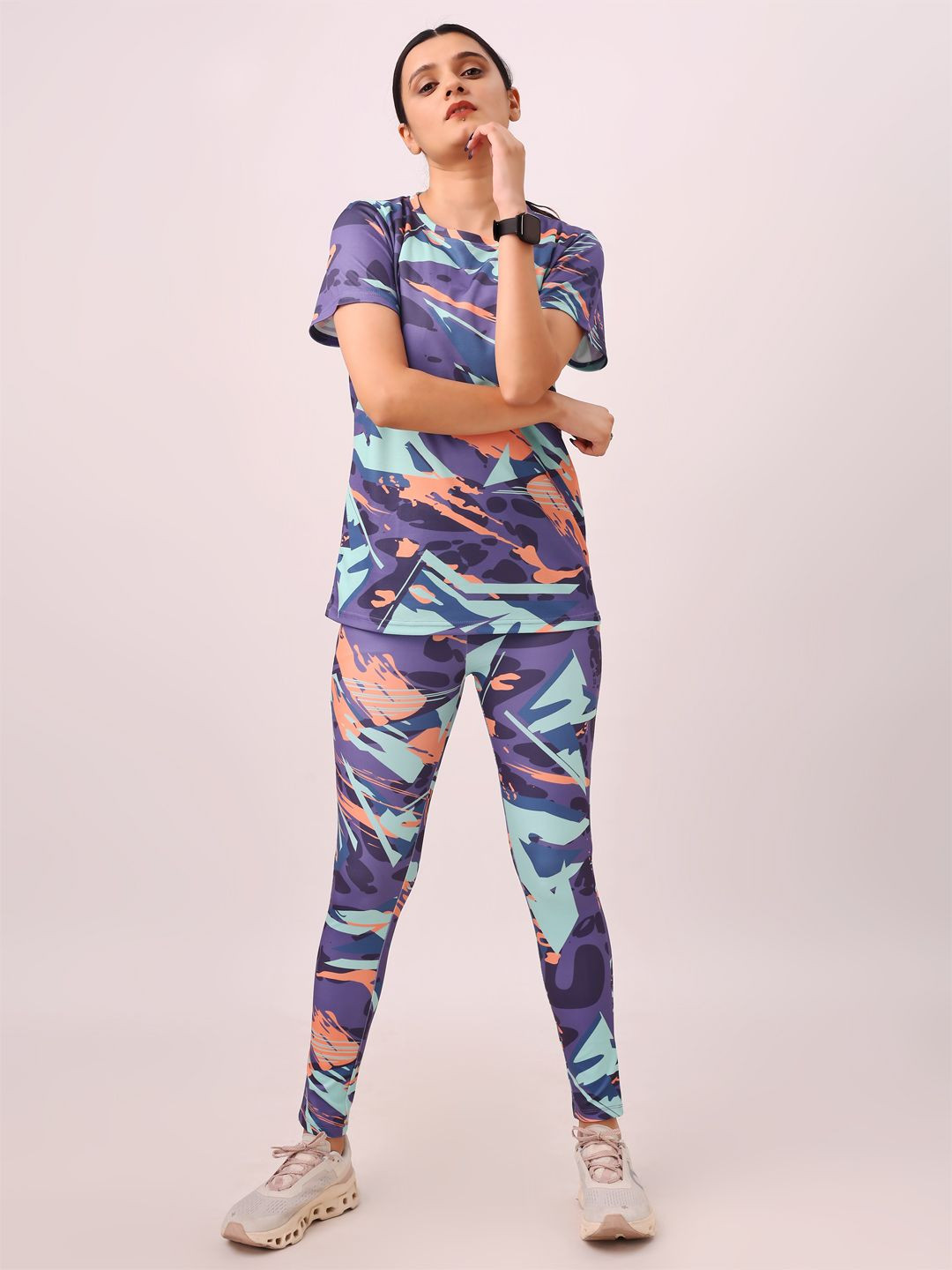 

UMILDO Printed Round Neck T-Shirt With Leggings, Purple