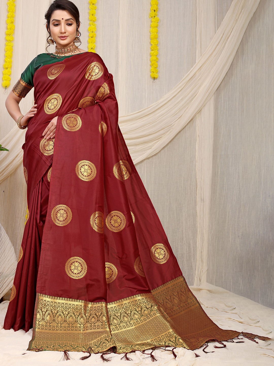

Kandora Ethnic Motifs Zari Pure Silk Paithani Saree, Maroon