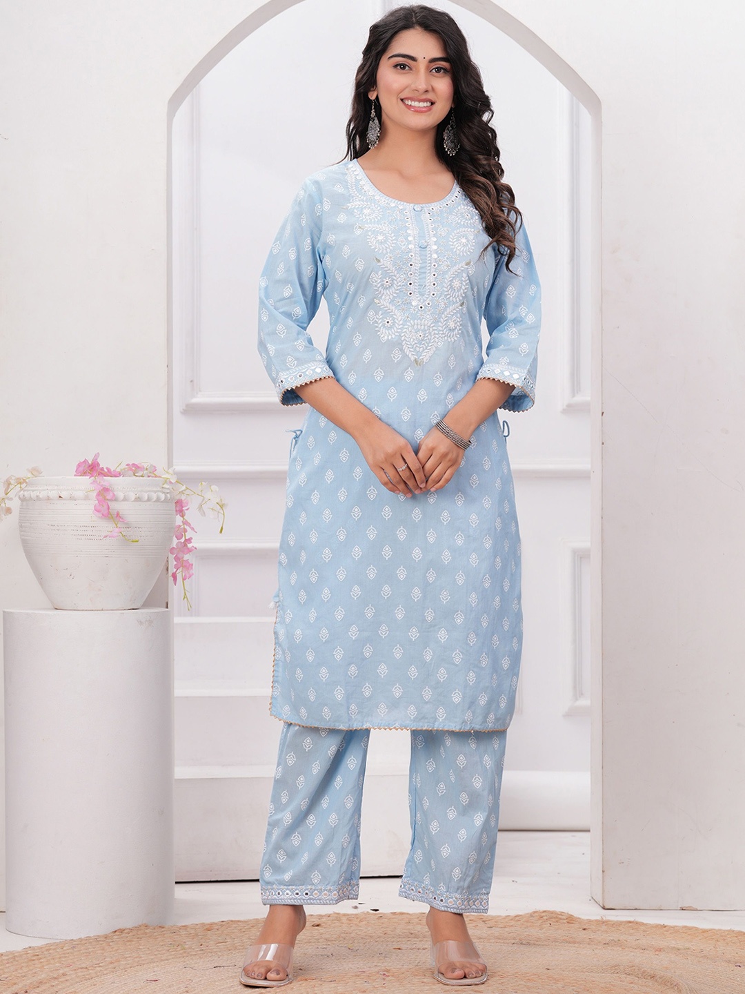 

VASUPRADA Women Floral Printed Regular Mirror Work Kurta with Trousers, Blue