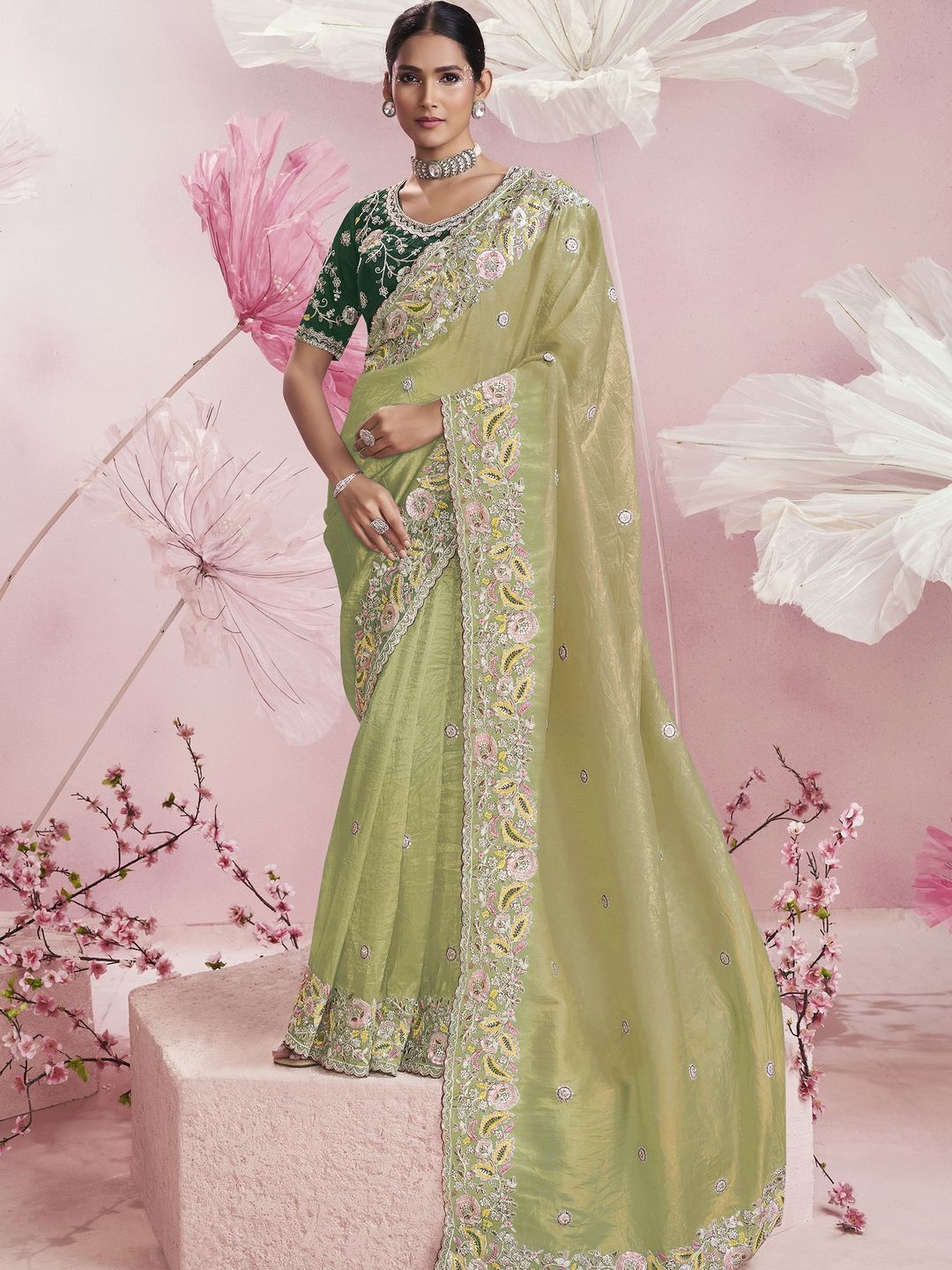

Suha Floral Sequinned Pure Silk Saree, Green