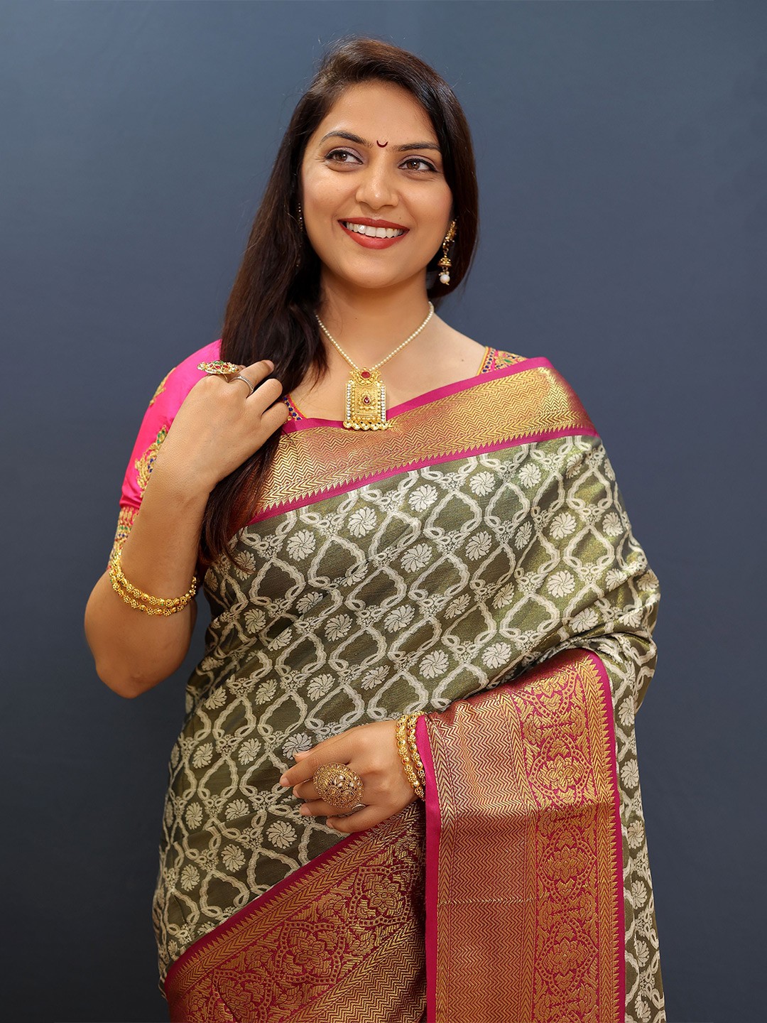 

Kandora Woven Design Zari Pure Silk Heavy Work Paithani Saree, Olive