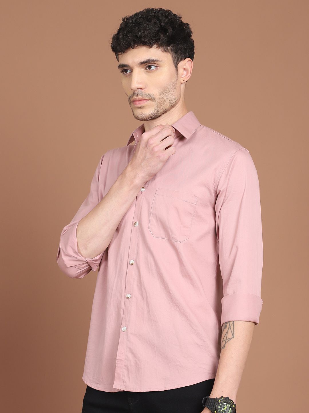 

Indian Needle Men Classic Fit Spread Collar Solid Cotton Casual Shirt, Magenta
