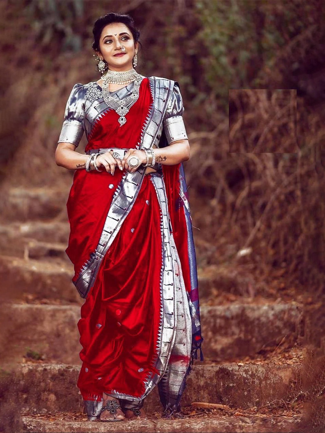 

Aika Woven Design Zari Pure Silk Banarasi Saree, Red