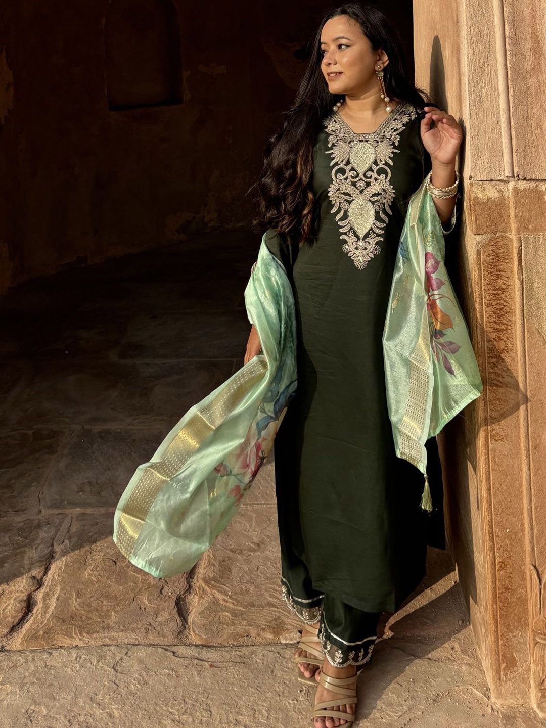 

VredeVogel Floral Yoke Design Square Neck Zari Straight Kurta With Trouser And Dupatta, Olive