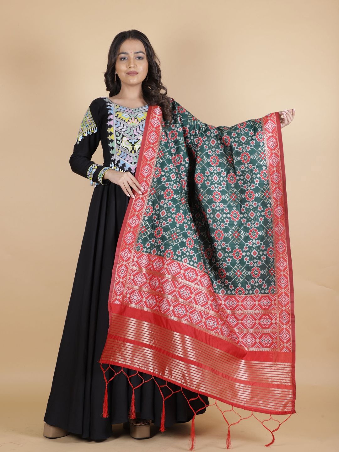 

Suha Ethnic Motifs Woven Design Dupatta With Zari, Green