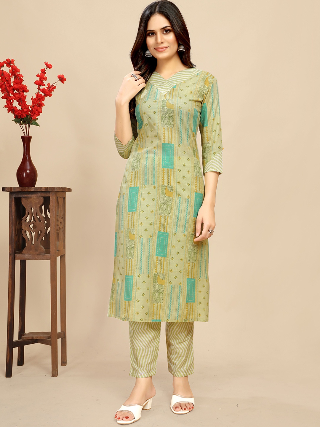 

Moda Rapido Ethnic Motifs Printed V-Neck Pure Cotton Straight Kurta With Trousers, Green
