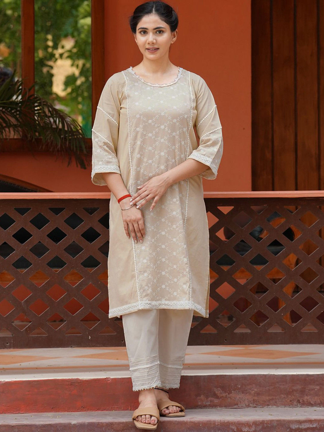 

zuri Floral Embroidered Thread Work Cotton Straight Kurta, Beige