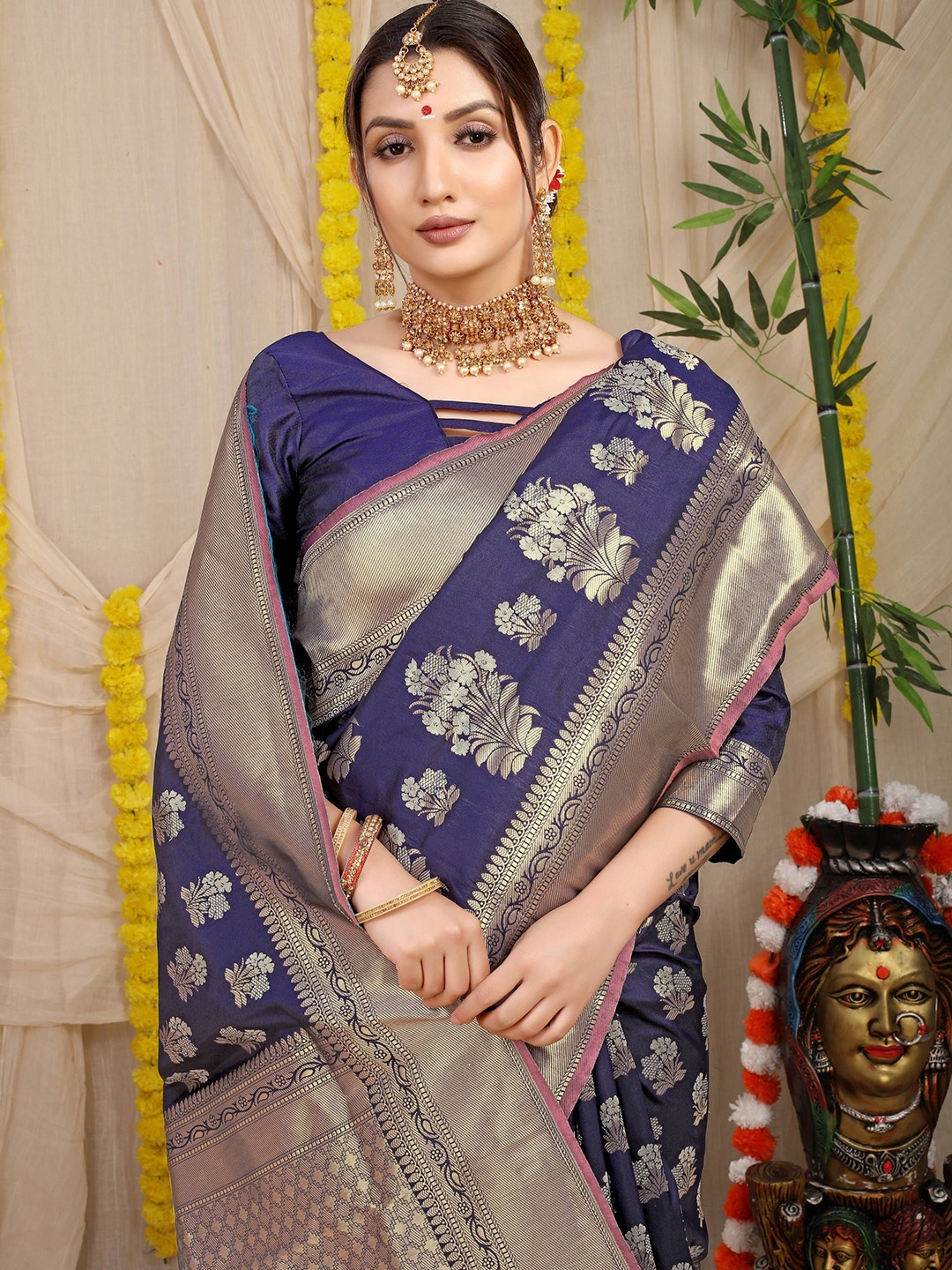 

Kandora Woven Design Zari Pure Silk Paithani Saree, Navy blue