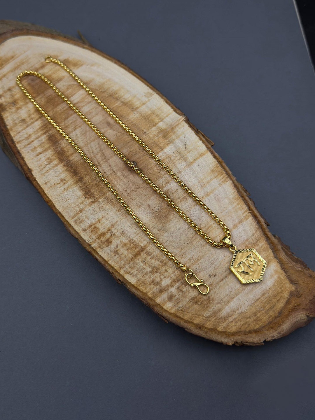 

AKLINA Unisex Gold-Plated God Pendant With Chain