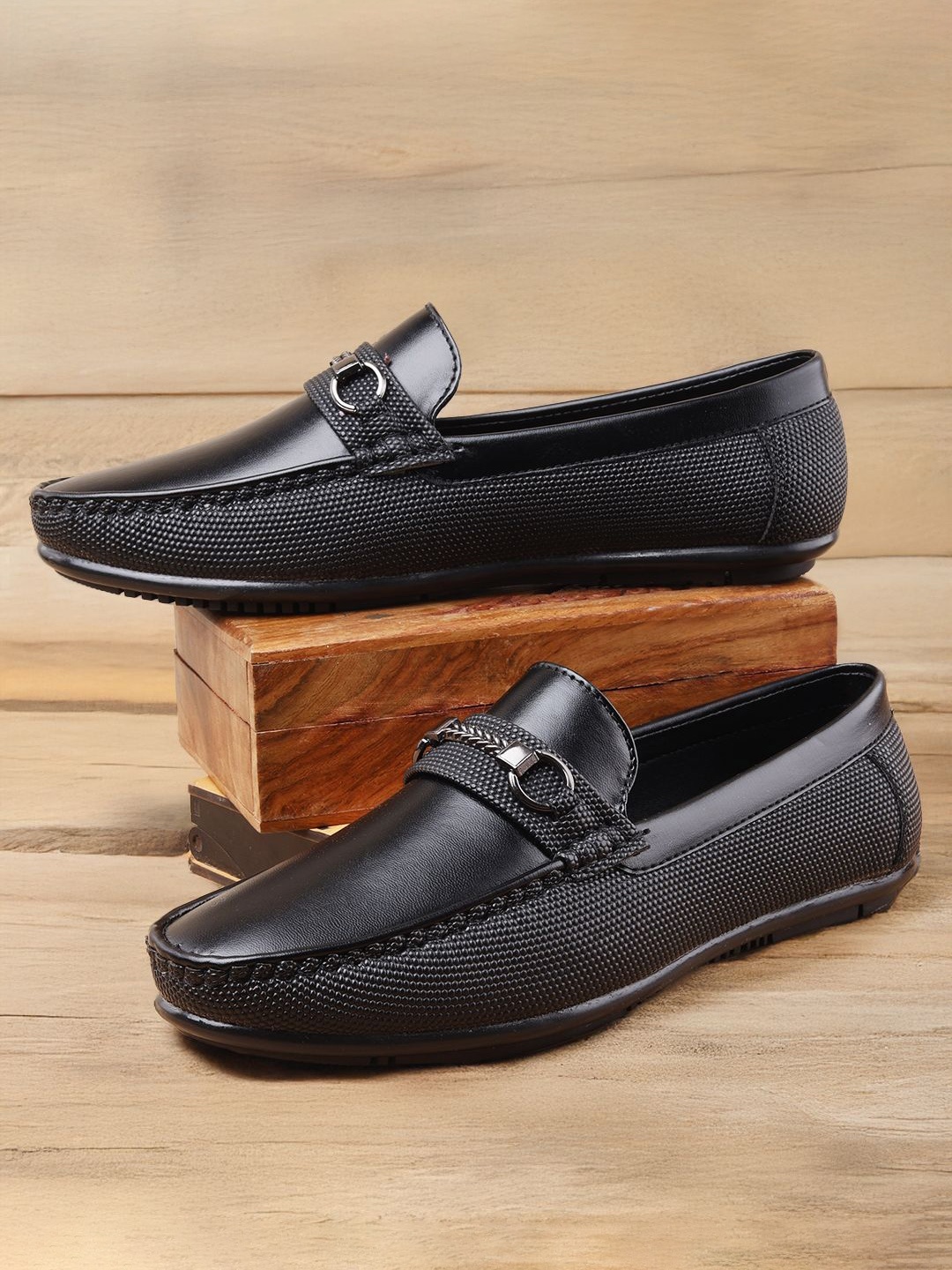 

Mast & Harbour Men Velvet Loafers, Black