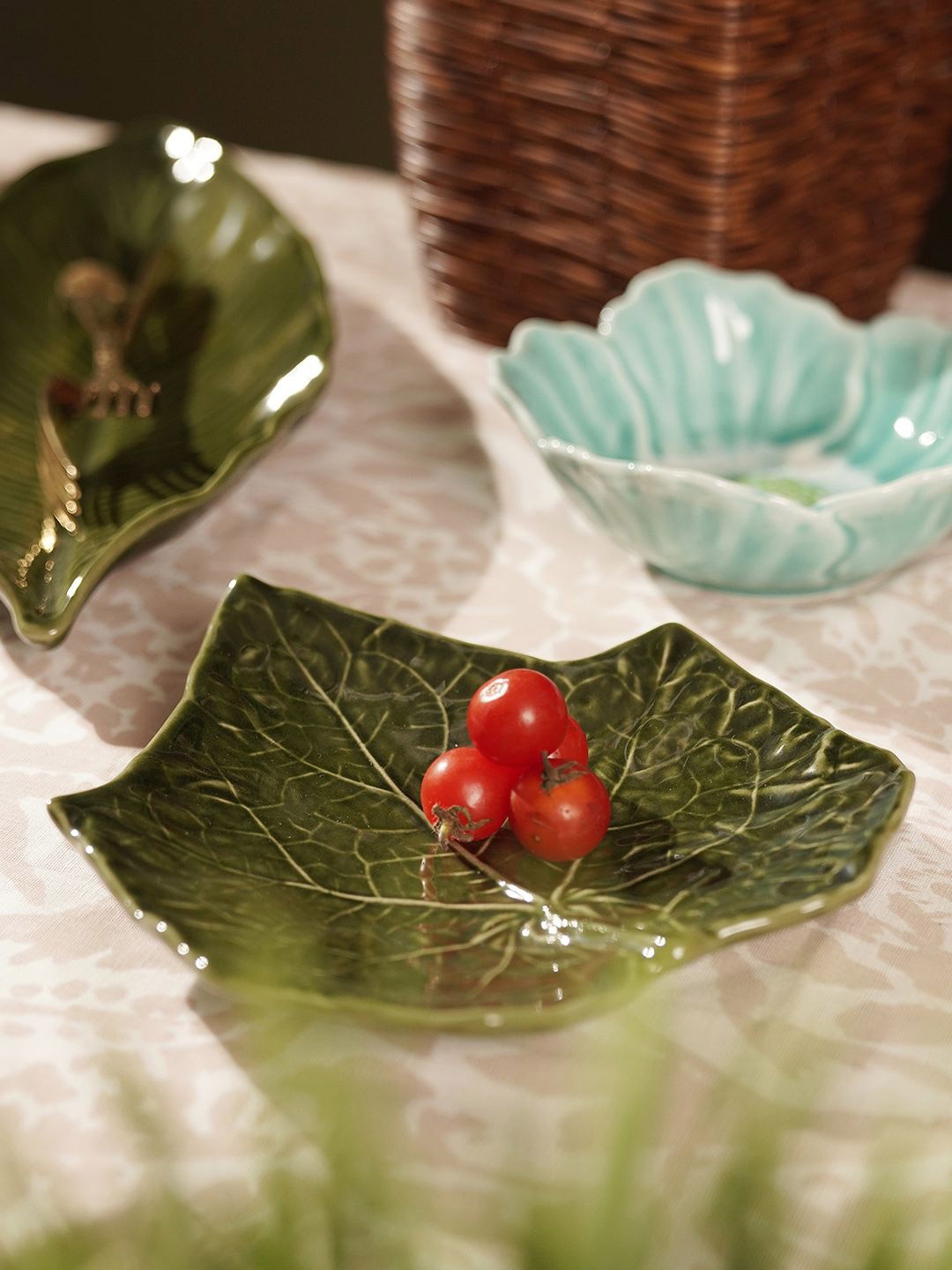 

Pure Home and Living Green Leaf Shaped Ceramic Platter