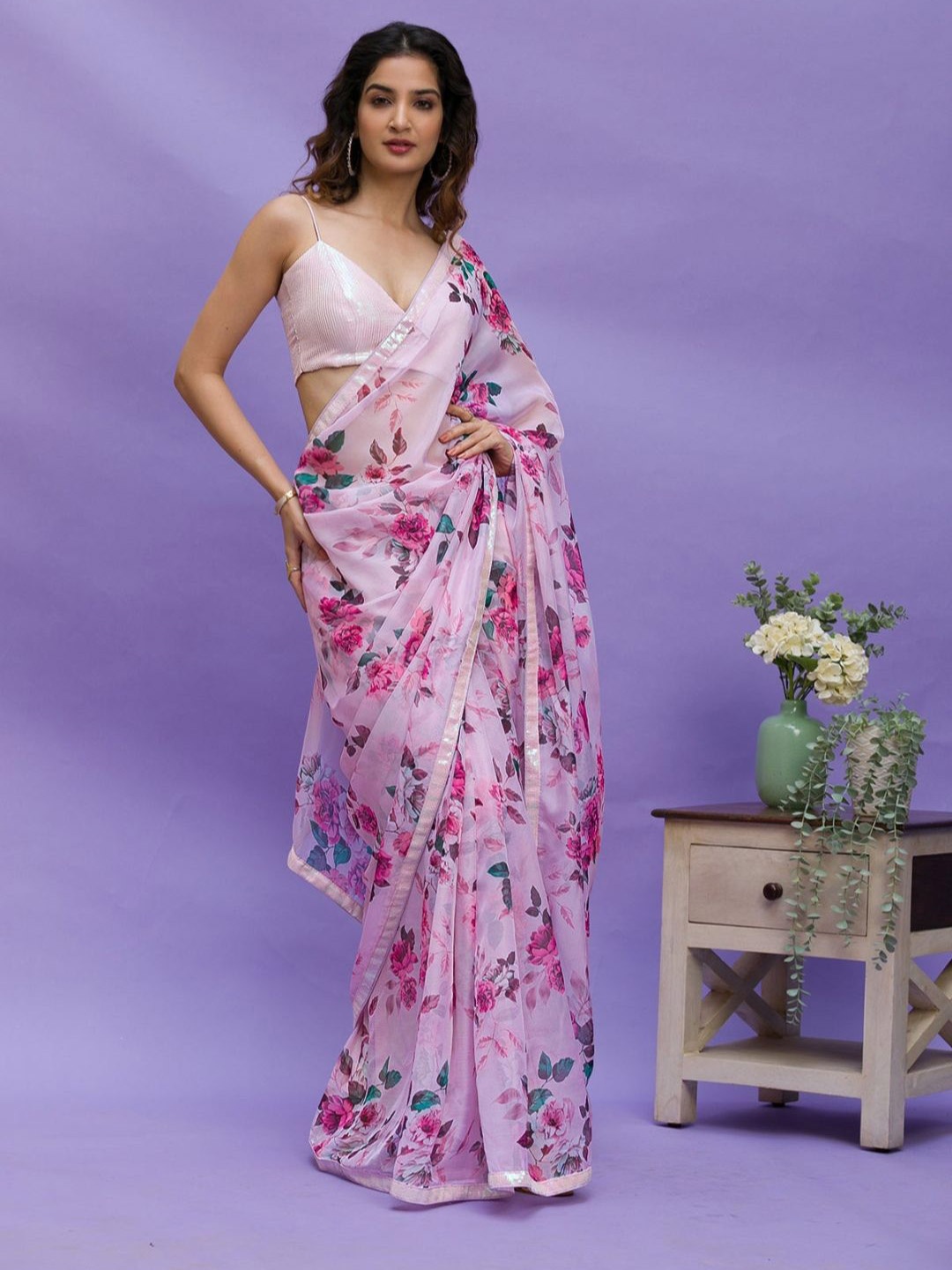 

DIVASTRI Floral Silk Blend Saree, Pink