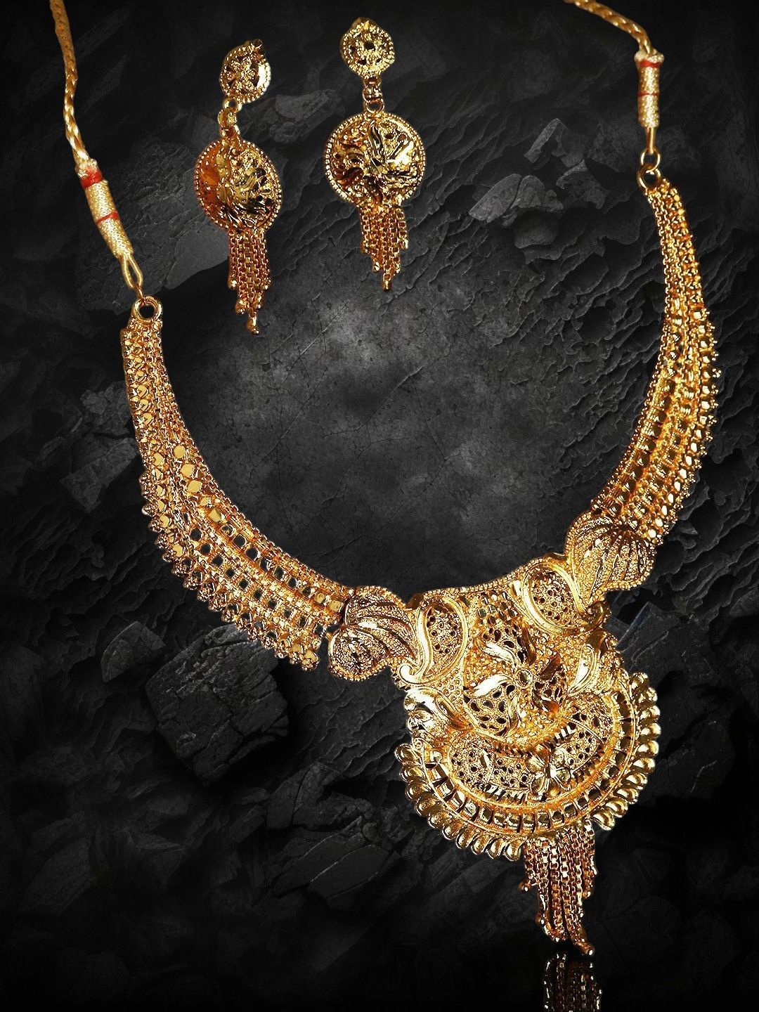 

Anouk Gold Plated Jewellery Set