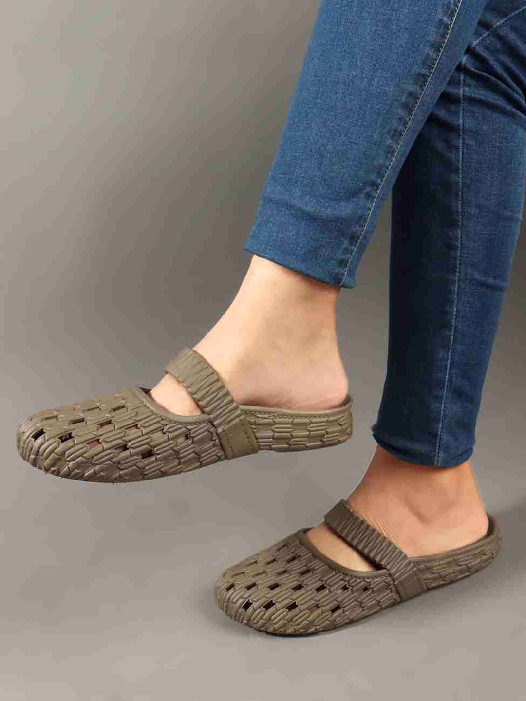 

Brofoot Women Sliders, Brown