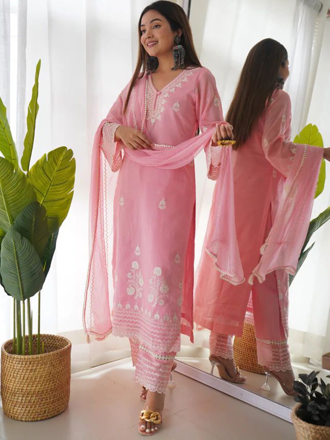 

SHANKHPUSHPI Floral Embroidered V-Neck Kurta with Trousers & Dupatta, Pink