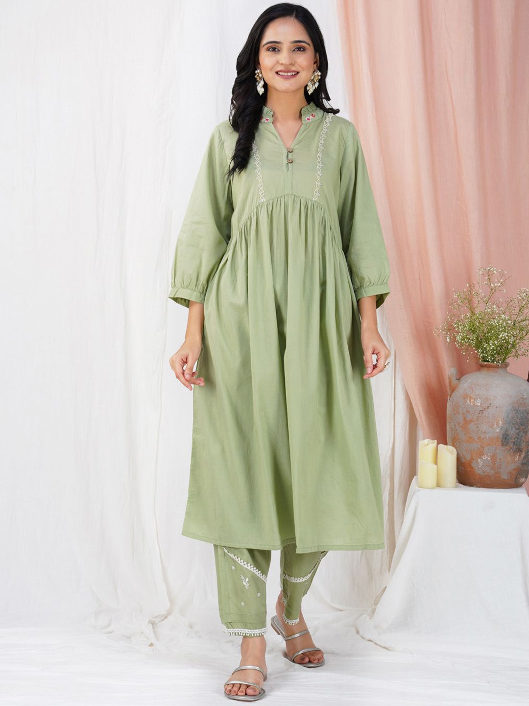 

zuri Floral Embroidered Mandarin Collar Cotton Empire Kurta, Olive