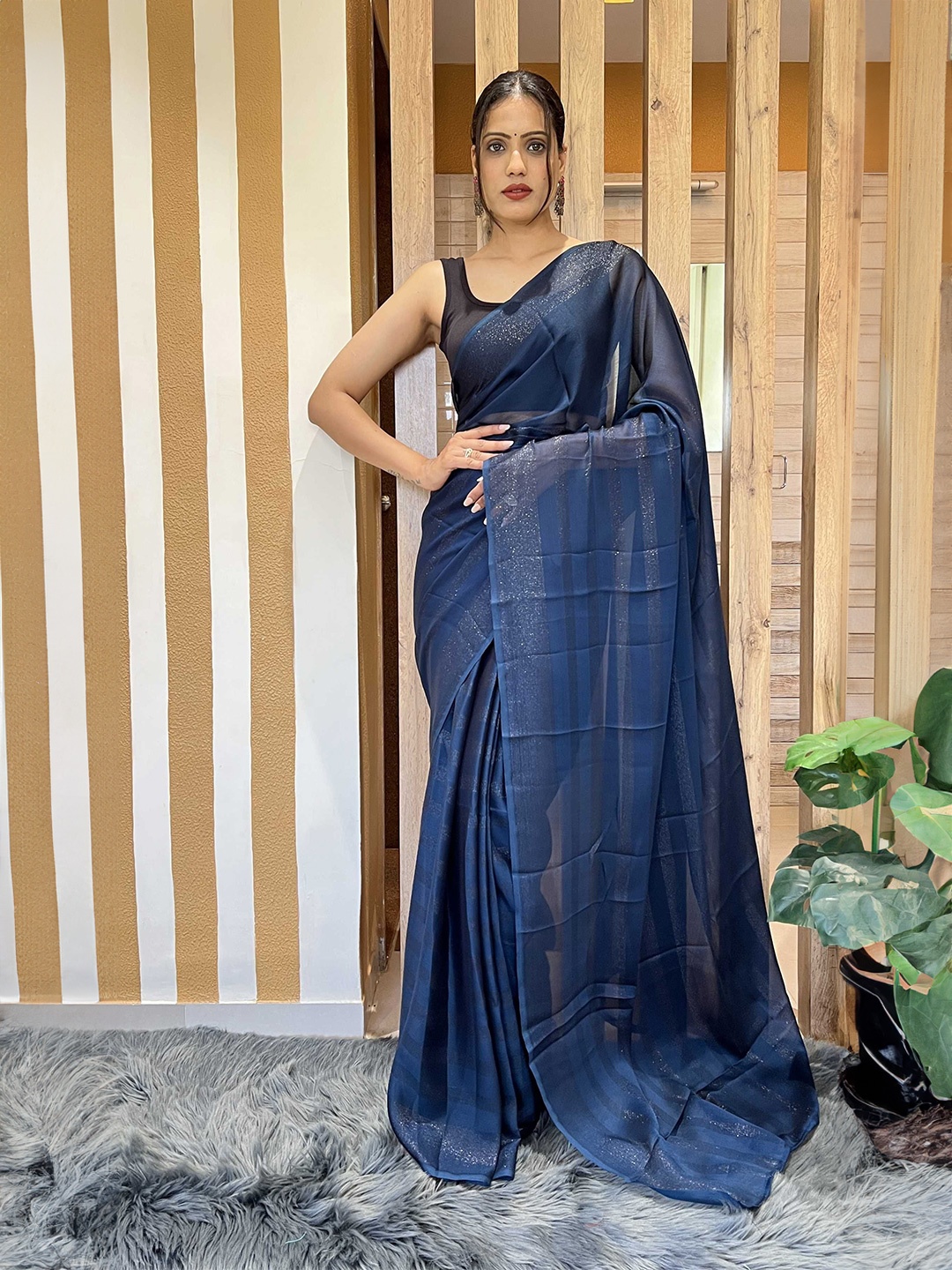 

DIVASTRI Poly Georgette Ready to Wear Saree, Blue