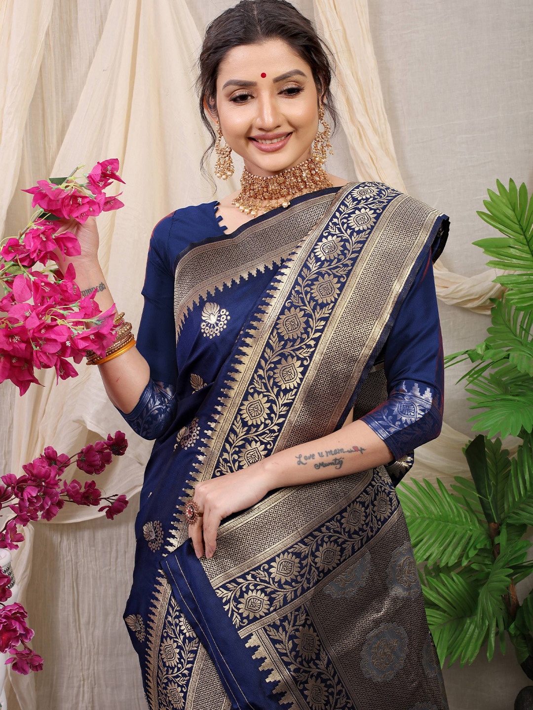 

Kandora Woven Design Zari Pure Silk Heavy Work Banarasi Saree, Navy blue