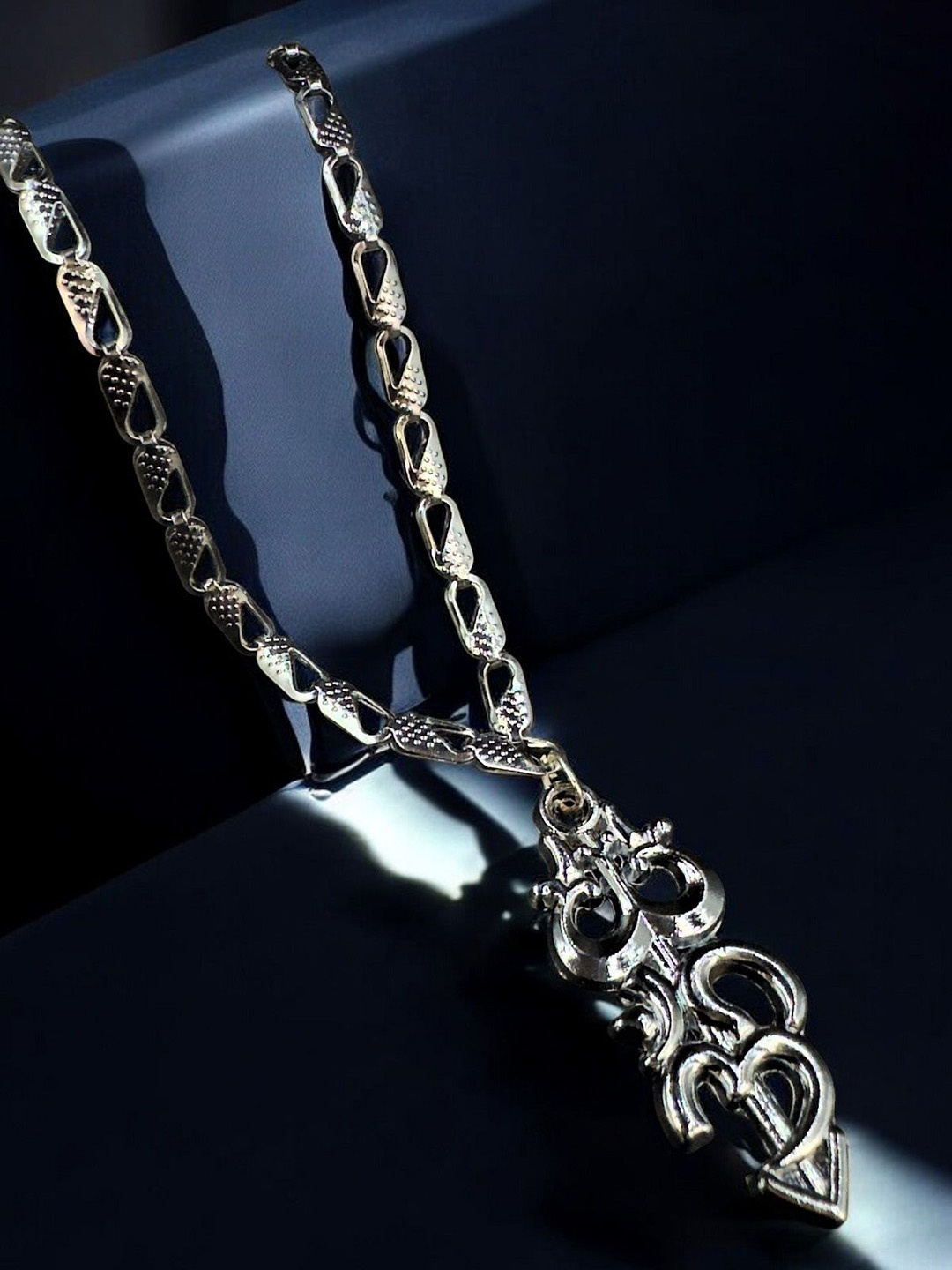 

AKLINA Unisex Silver-Plated God Pendant With Chain