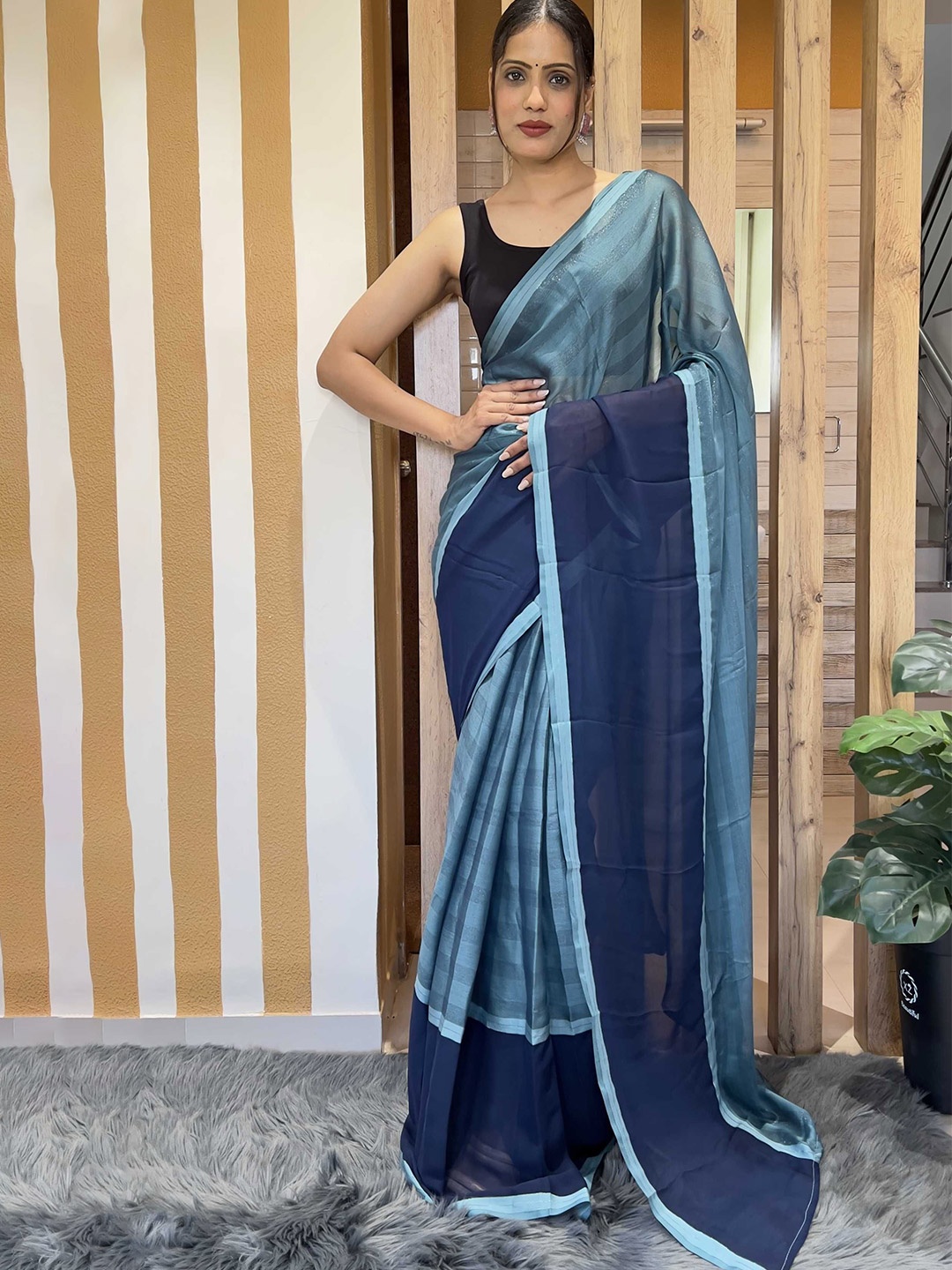 

DIVASTRI Ombre Poly Chiffon Ready to Wear Saree, Blue