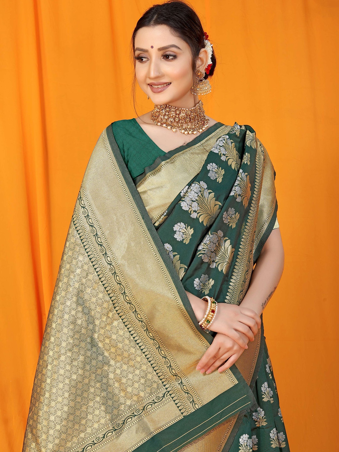 

Kandora Woven Design Zari Pure Silk Heavy Work Paithani Saree, Green