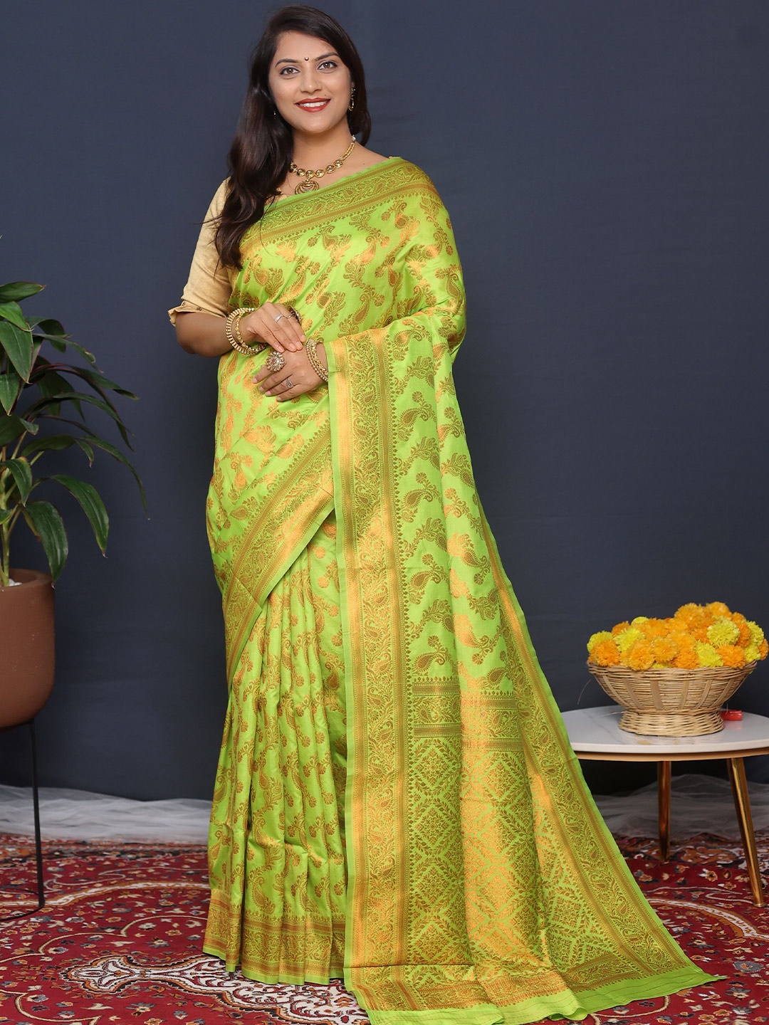 

Kandora Woven Design Zari Pure Silk Paithani Saree, Olive