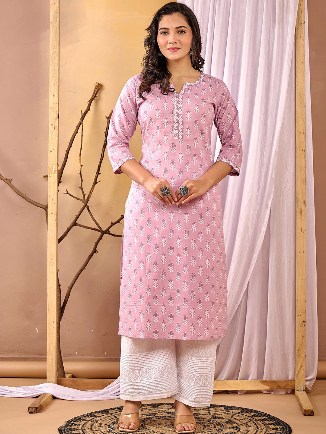 

Nayo Floral Printed Notch Neck Pure Cotton Straight Kurta, Mauve