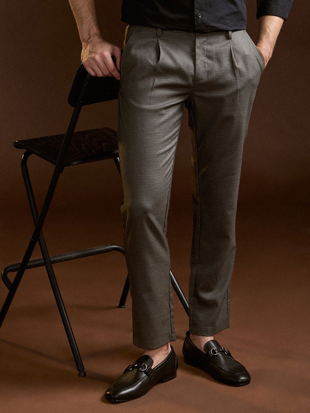 

THE BEAR HOUSE Men Solid Regular Fit Formal Trouser, Grey