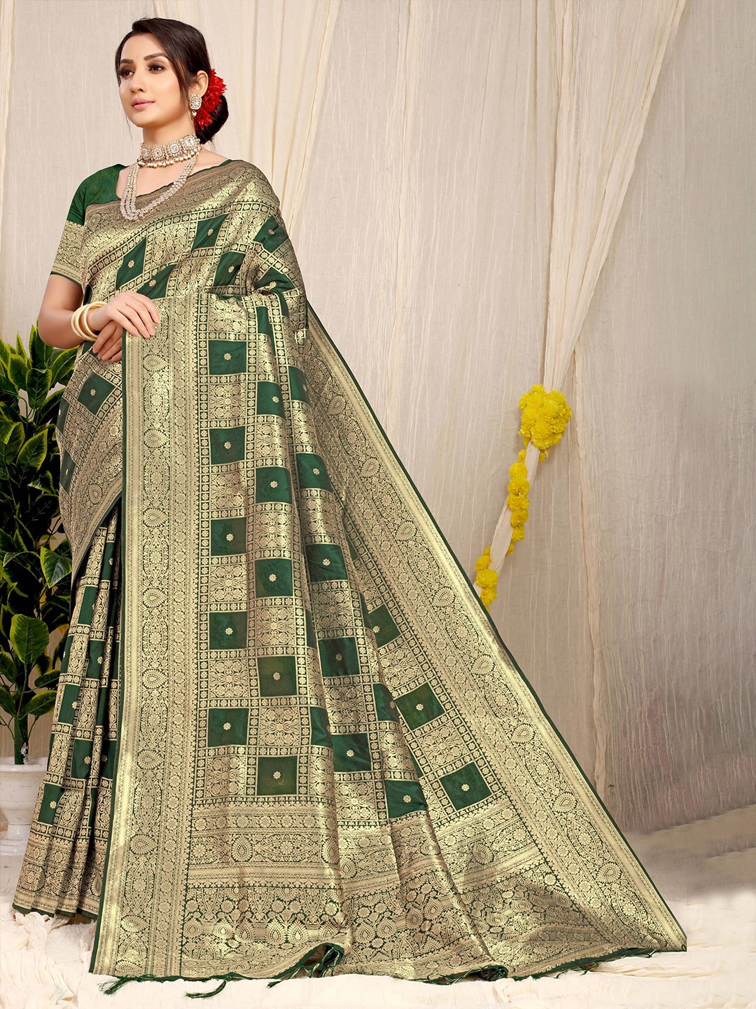 

Kandora Woven Design Zari Pure Silk Paithani Saree, Green