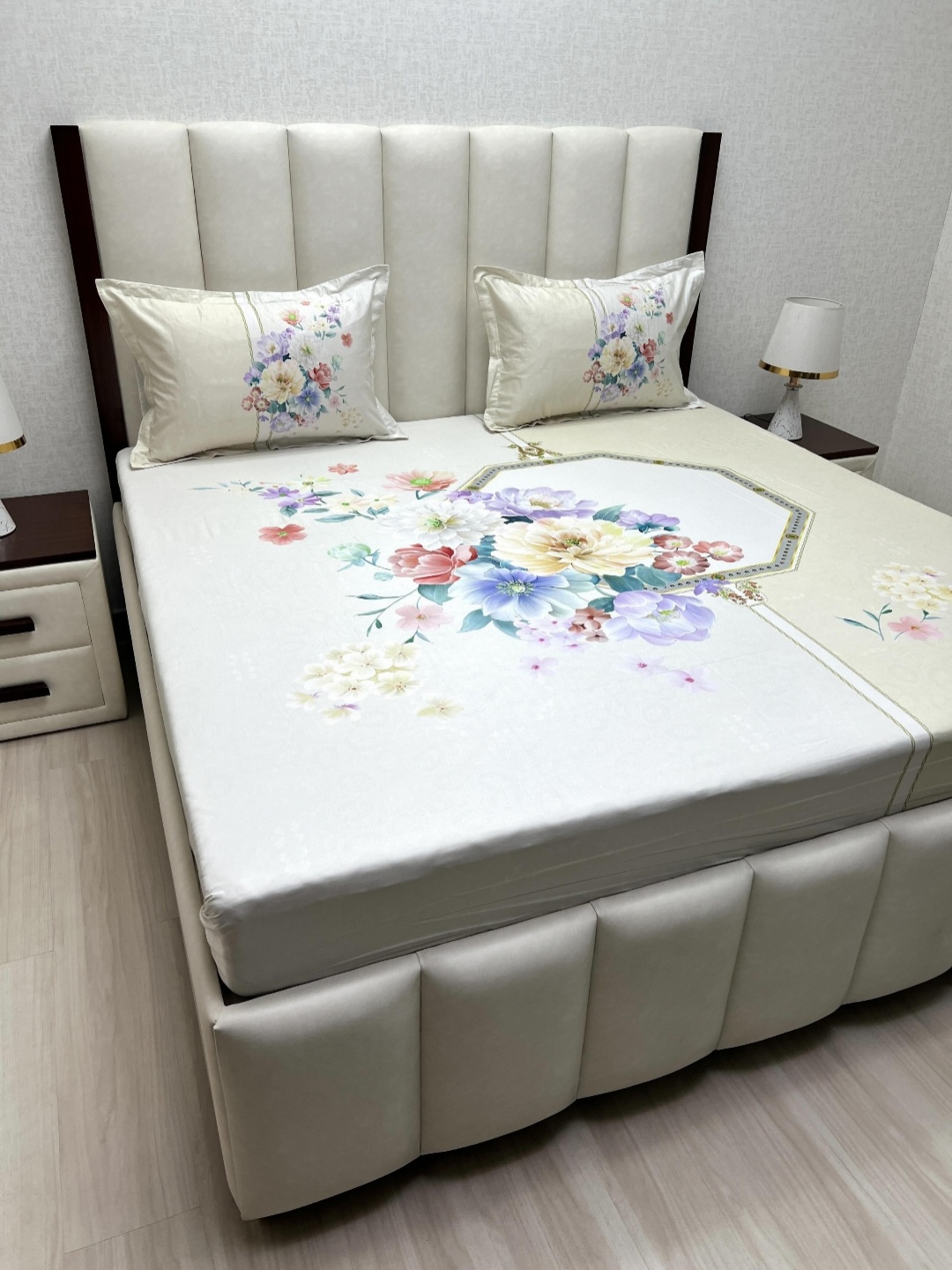 

Pure Decor Majestic White Floral Printed Pure Cotton 250 TC King Bedsheet Set 2.74 x 2.74m