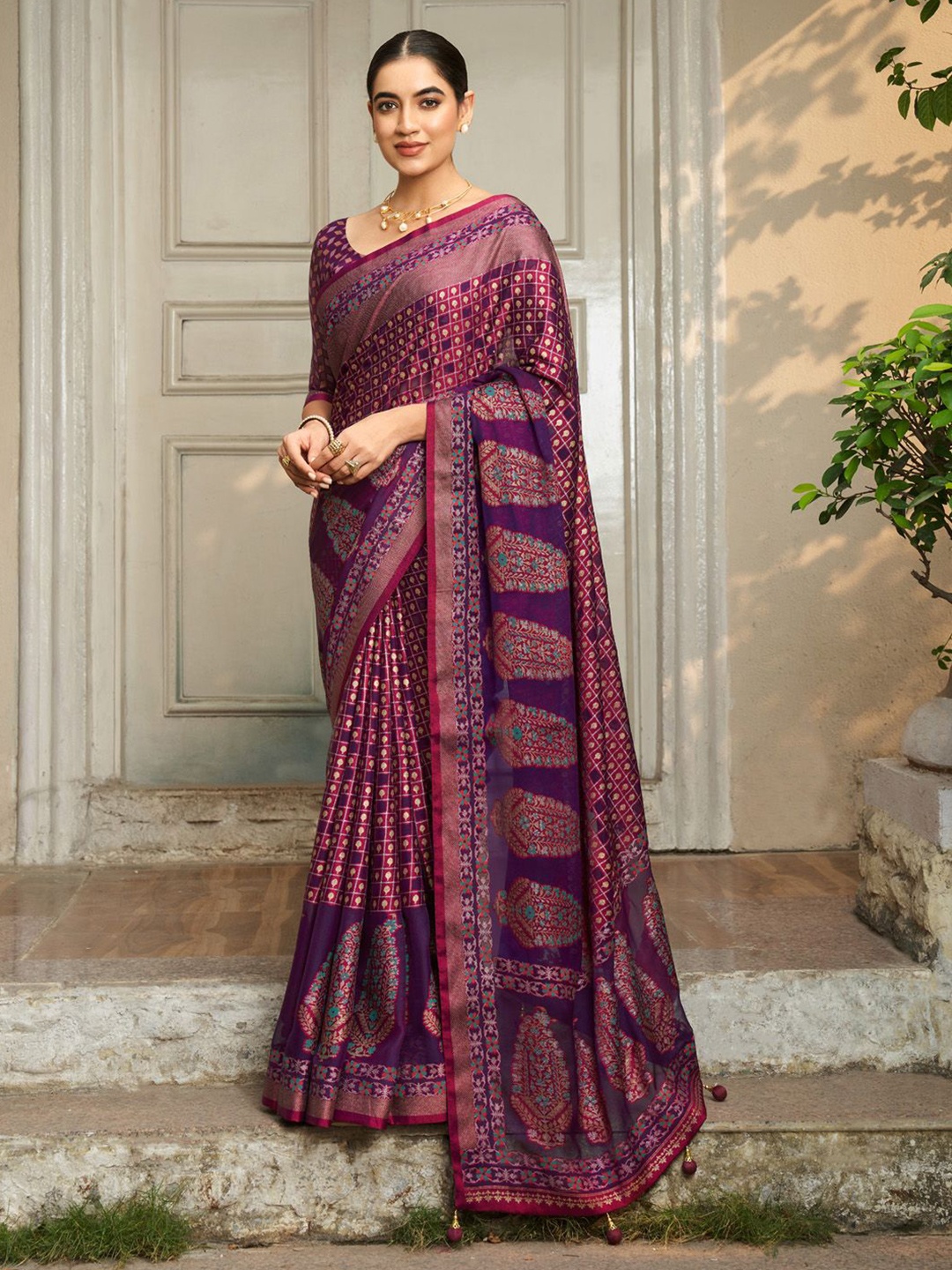 

Anouk Ethnic Motifs Zari Poly Georgette Saree, Purple