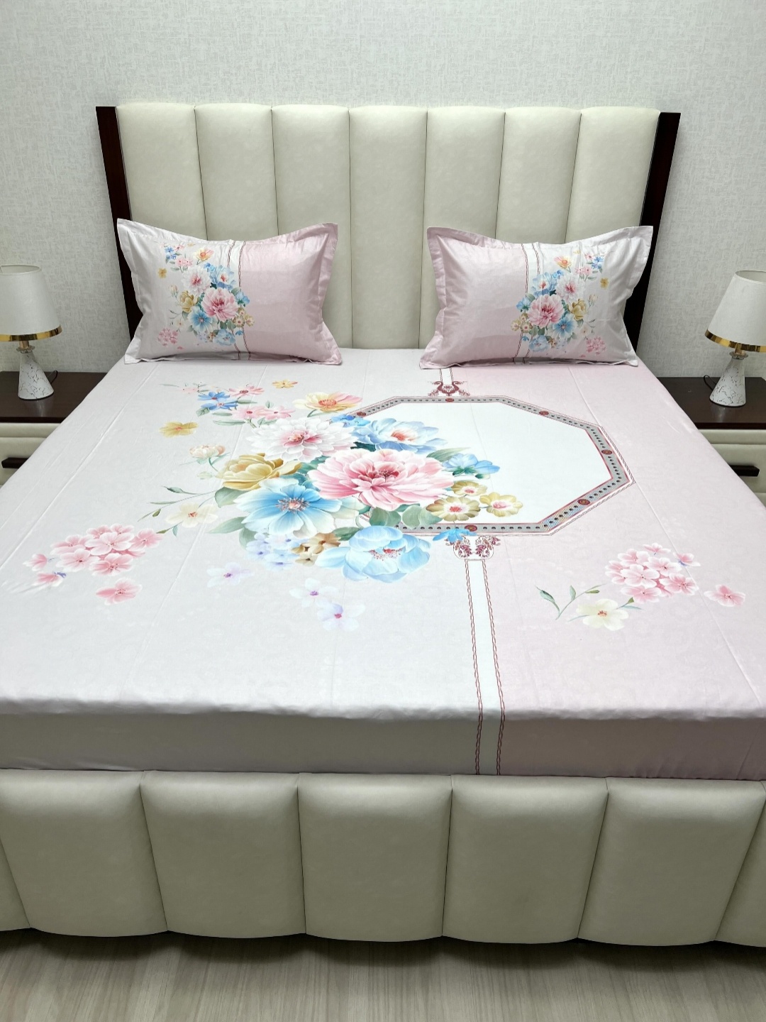 

Pure Decor Pink & Blue Floral Printed 330 TC Pure Cotton King Bedsheet Set 2.74 m x 2.74 m