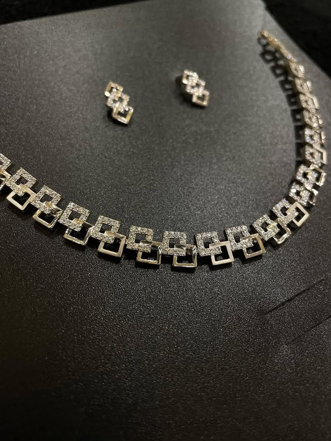 

Rujve Jewellery Silver-Plated Stone-Studded Jewellery Set