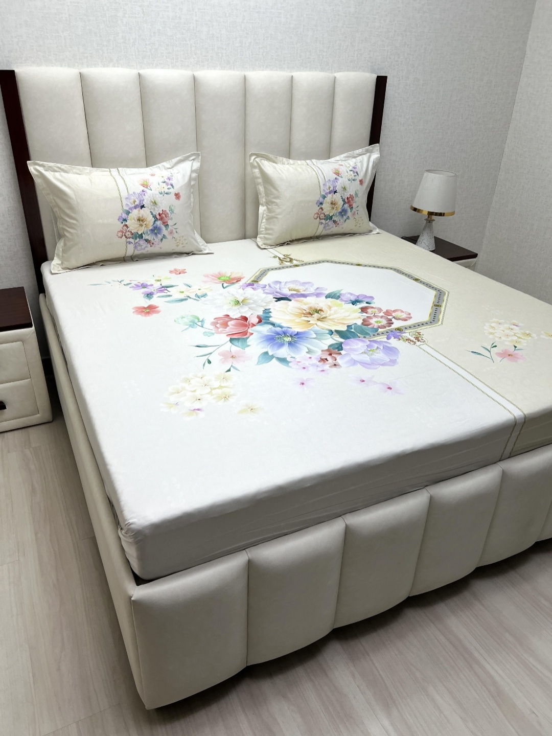 

Pure Decor Majestic Beige Printed Pure Cotton 300TC King Bedsheet Set 2.74m x 2.74m