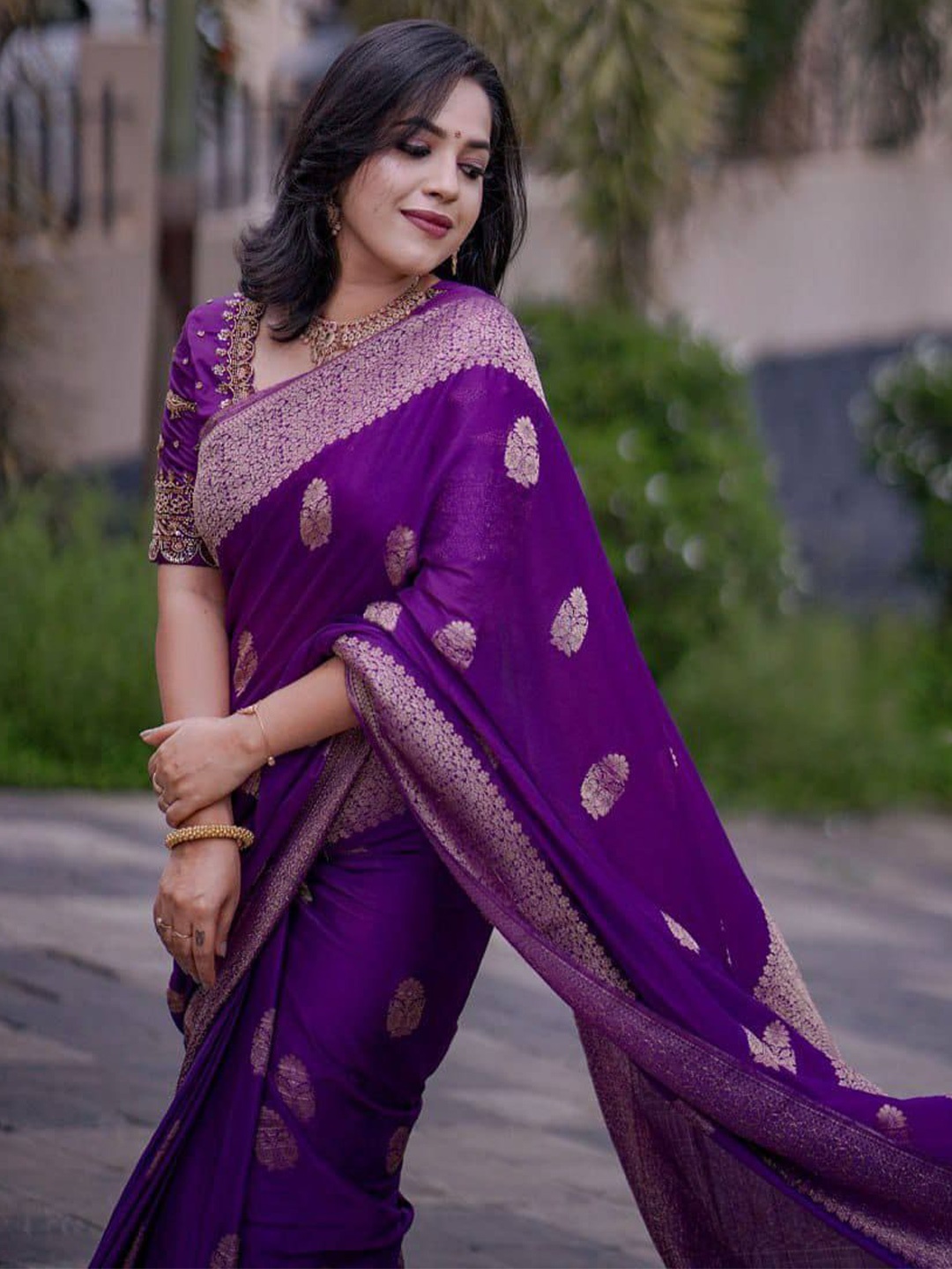 

JULEE Woven Design Zari Pure Silk Banarasi Saree, Purple